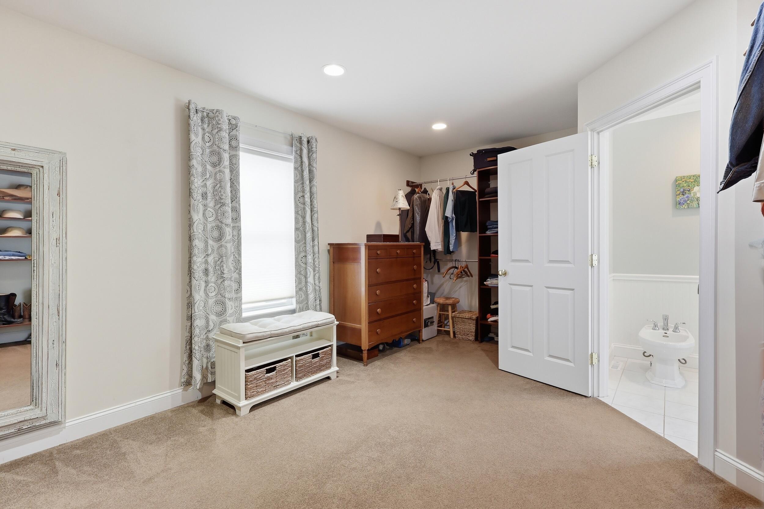 40 Carriage Lane 4