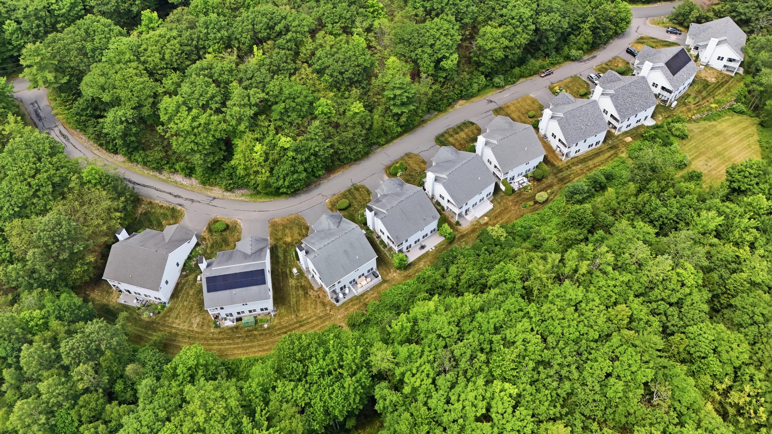 40 Carriage Lane 4