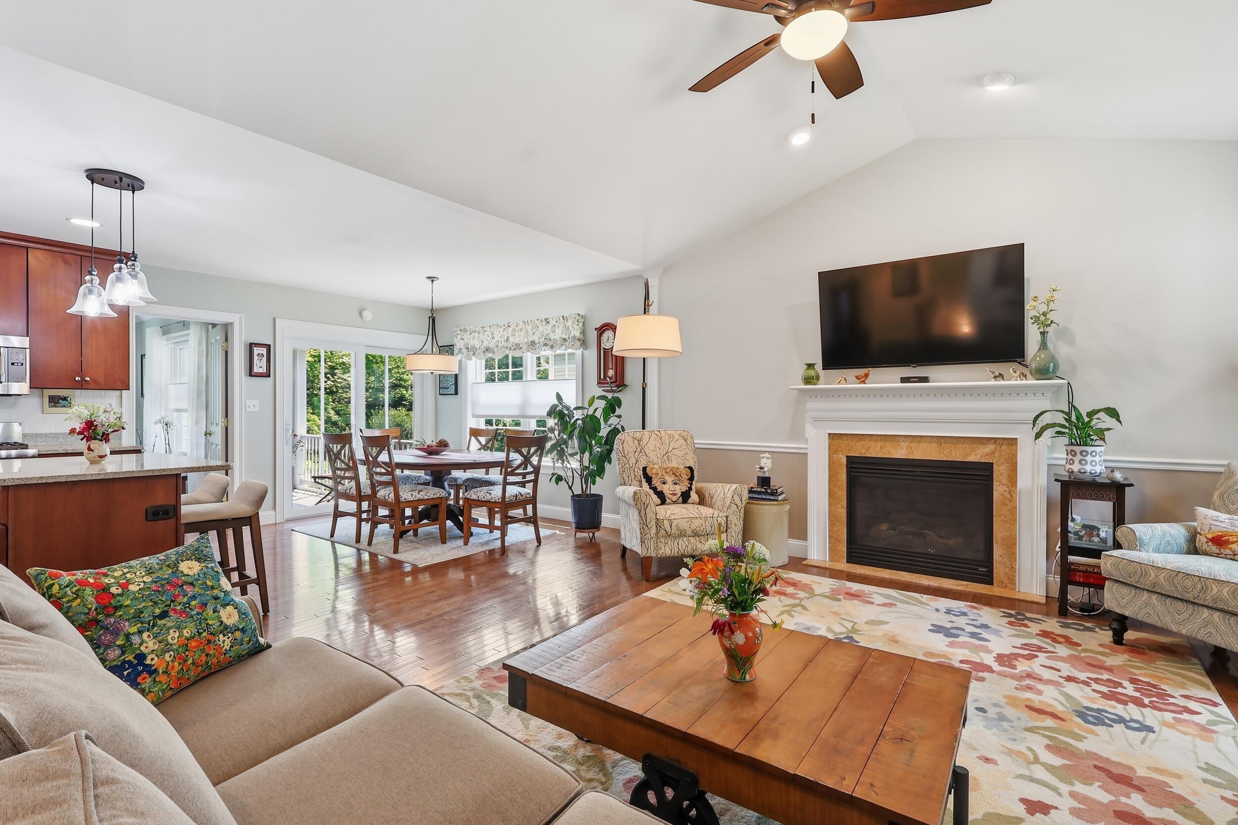 40 Carriage Lane 4