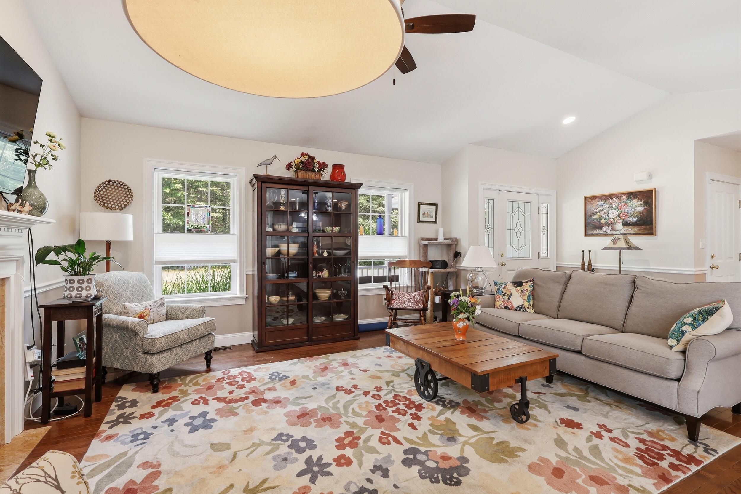 40 Carriage Lane 4