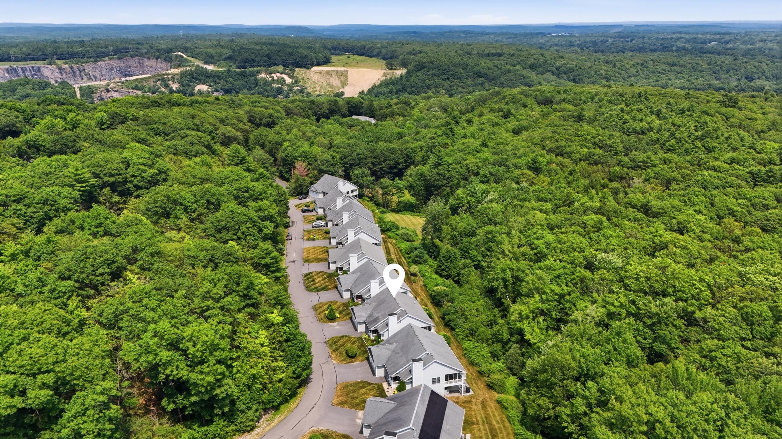 40 Carriage Lane 4
