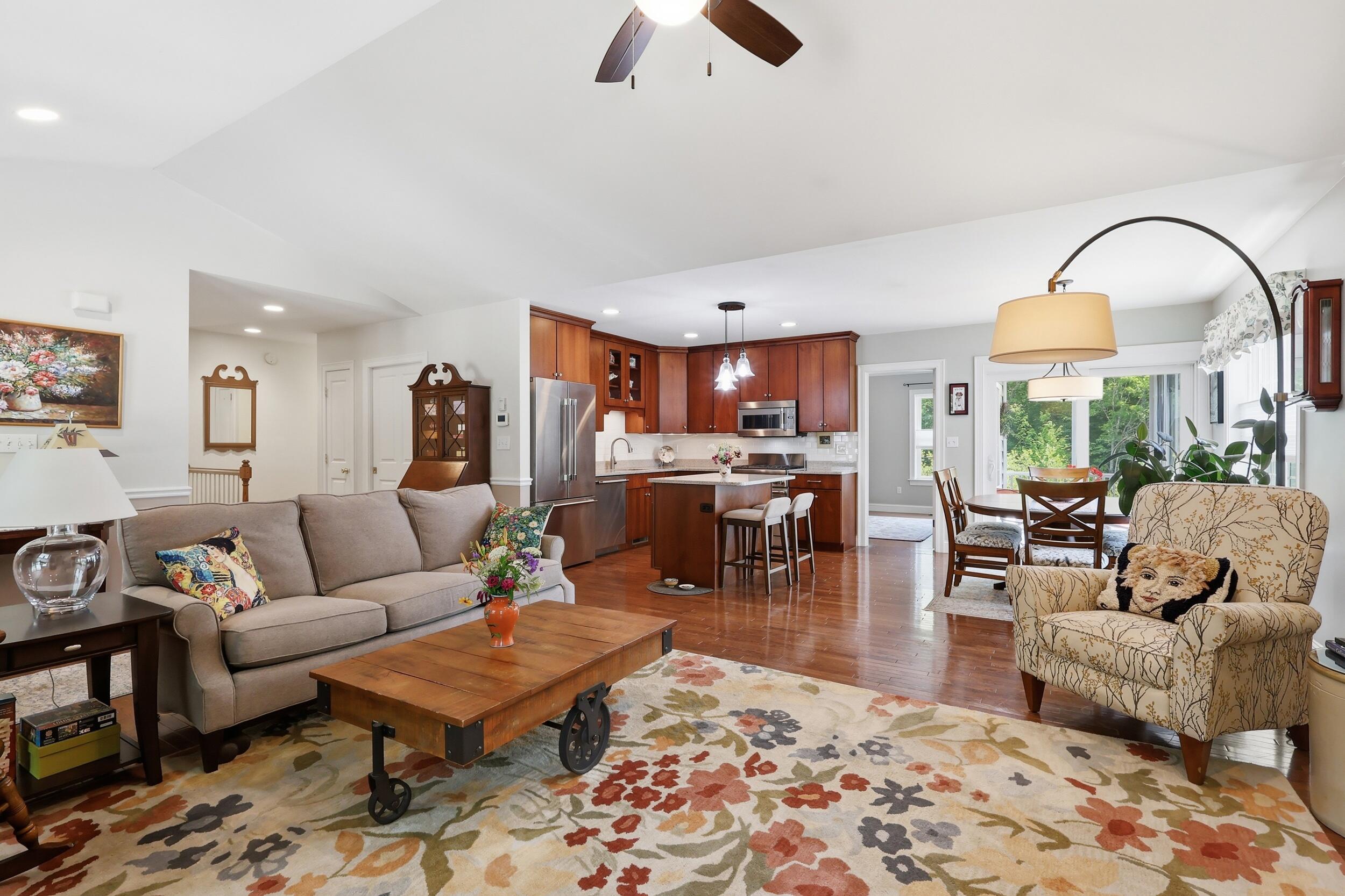 40 Carriage Lane 4