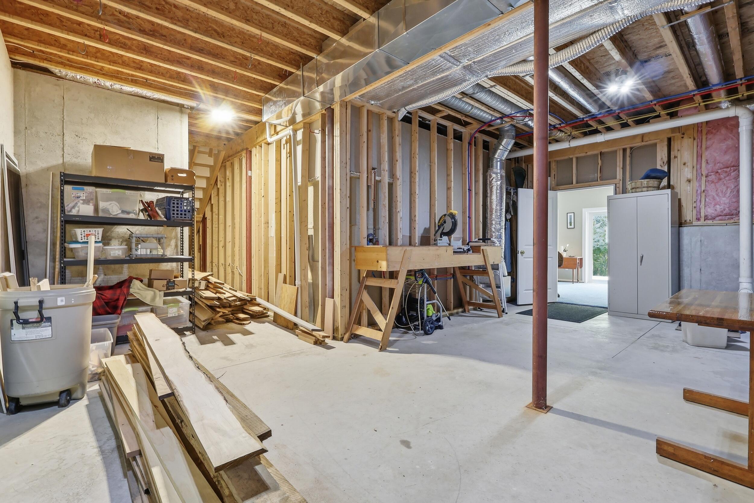 40 Carriage Lane 4