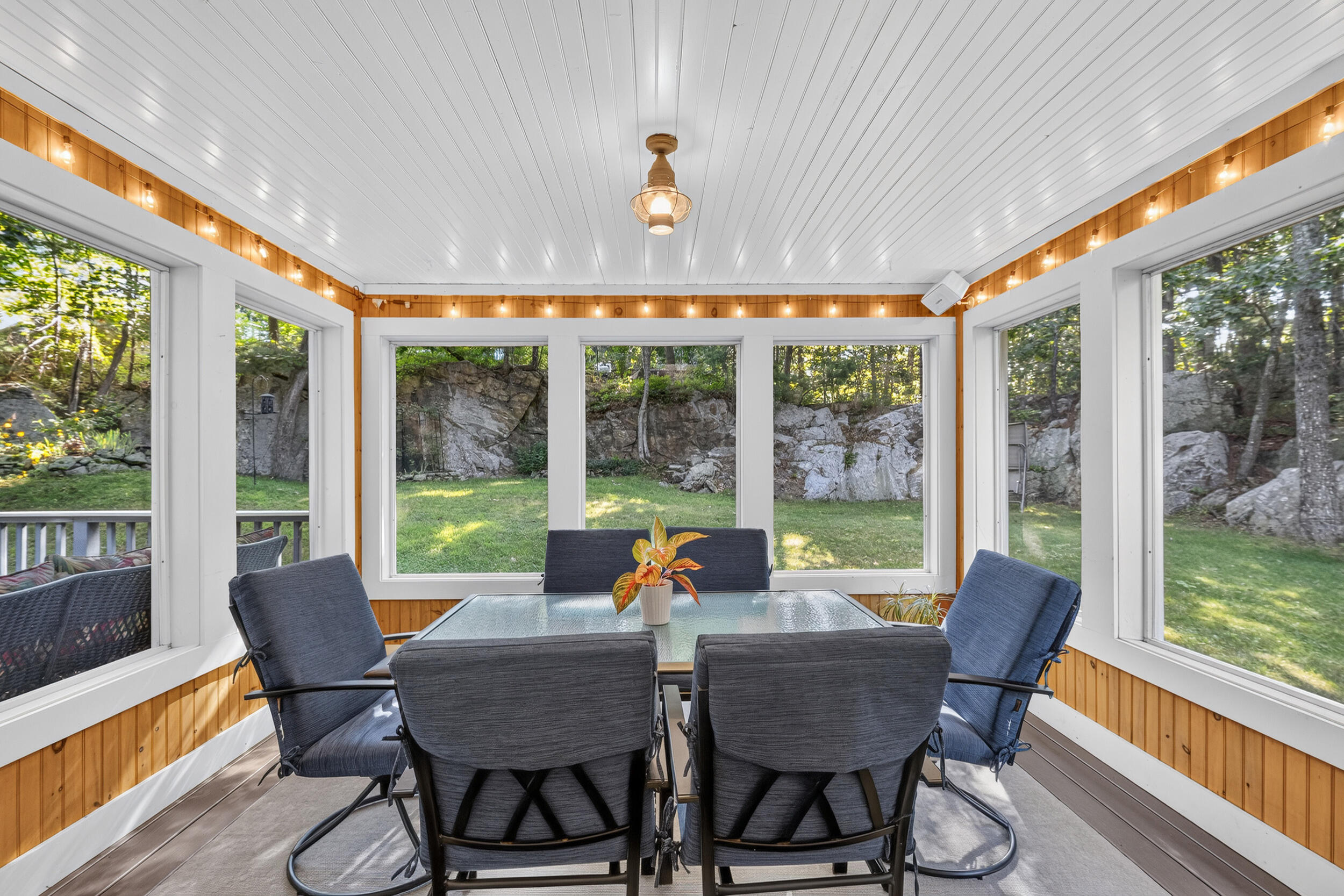 68 Graystone Lane
