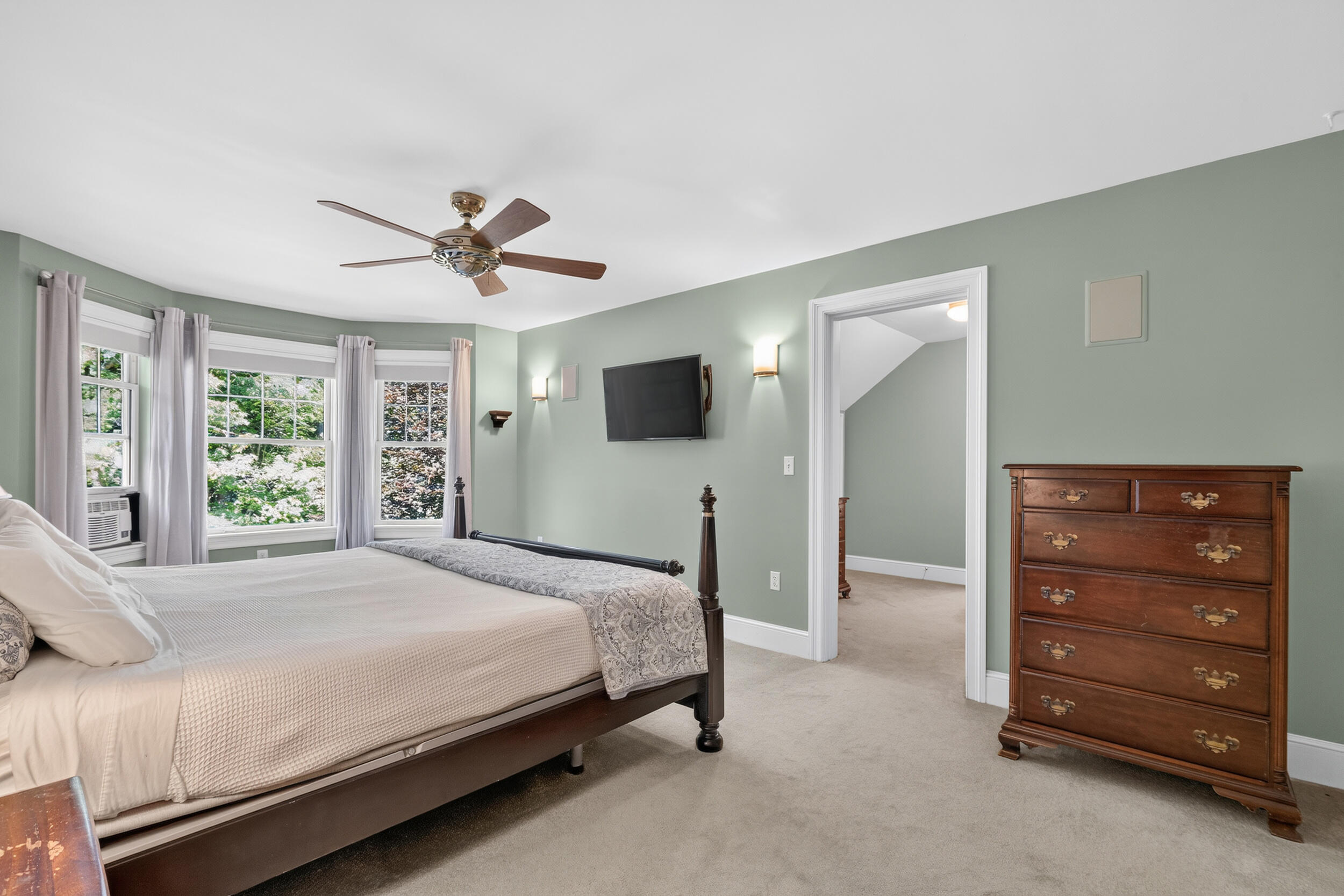 68 Graystone Lane