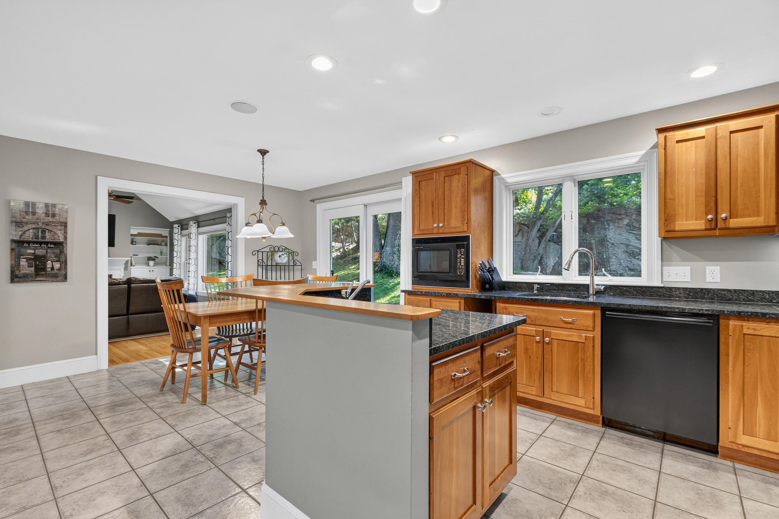 68 Graystone Lane