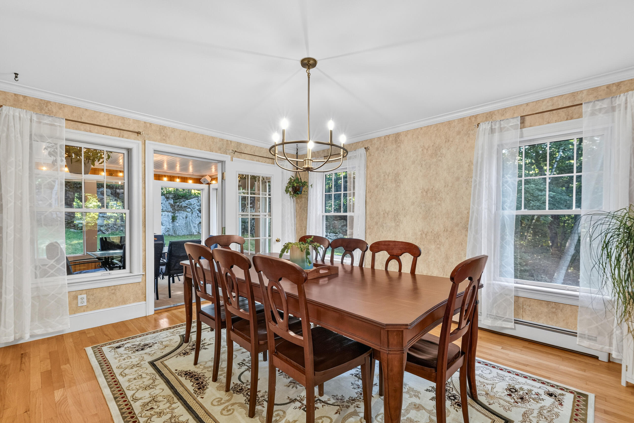 68 Graystone Lane