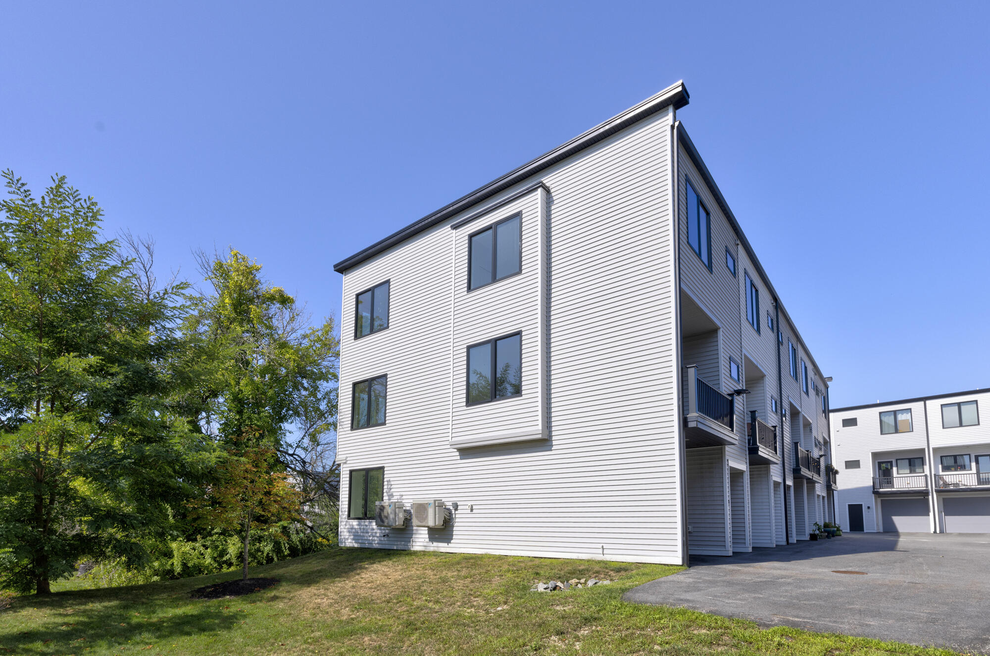 531 Westbrook Street 10