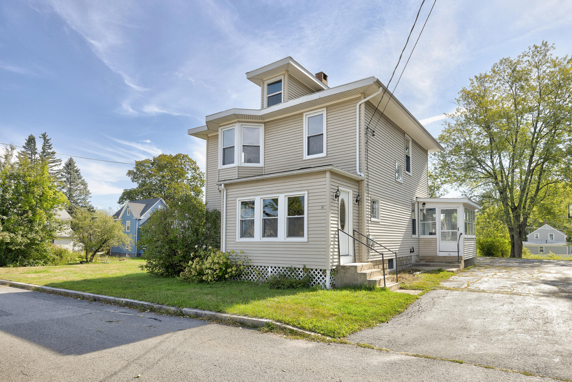 16 Webb Street