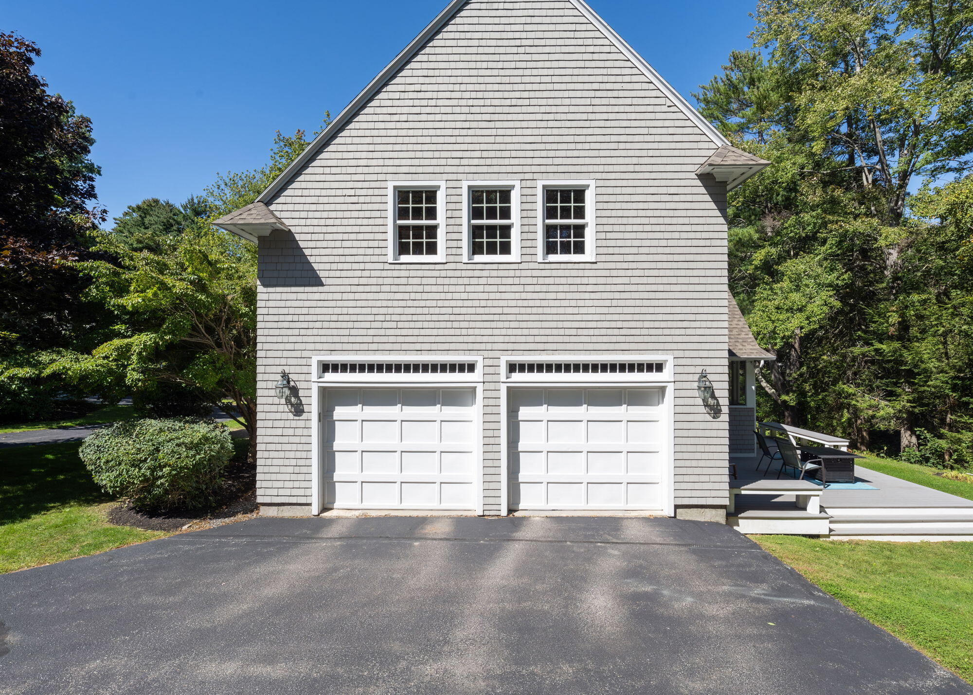 2 Rock Crest Drive