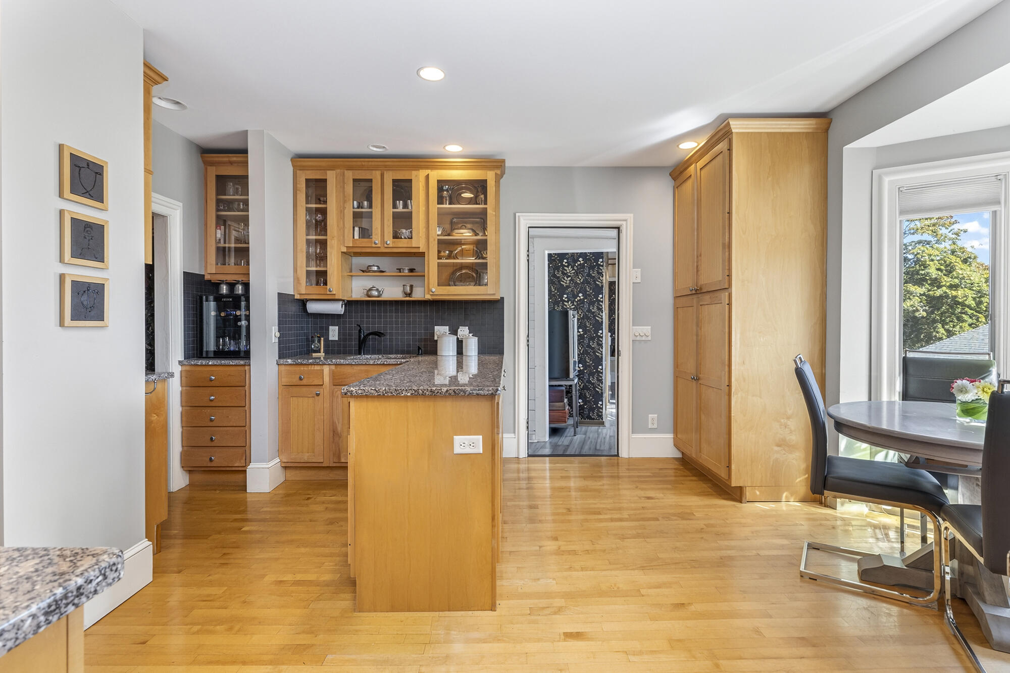 205 Woodford Street