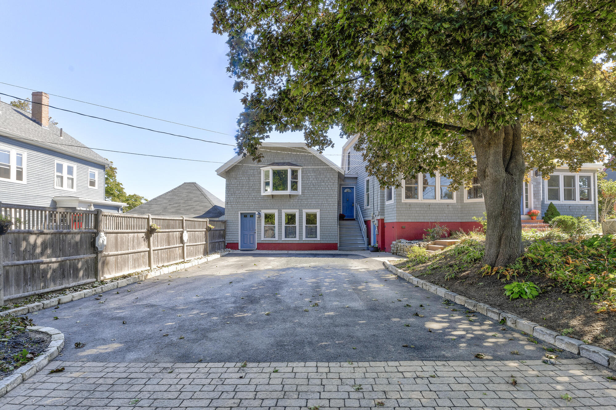 205 Woodford Street