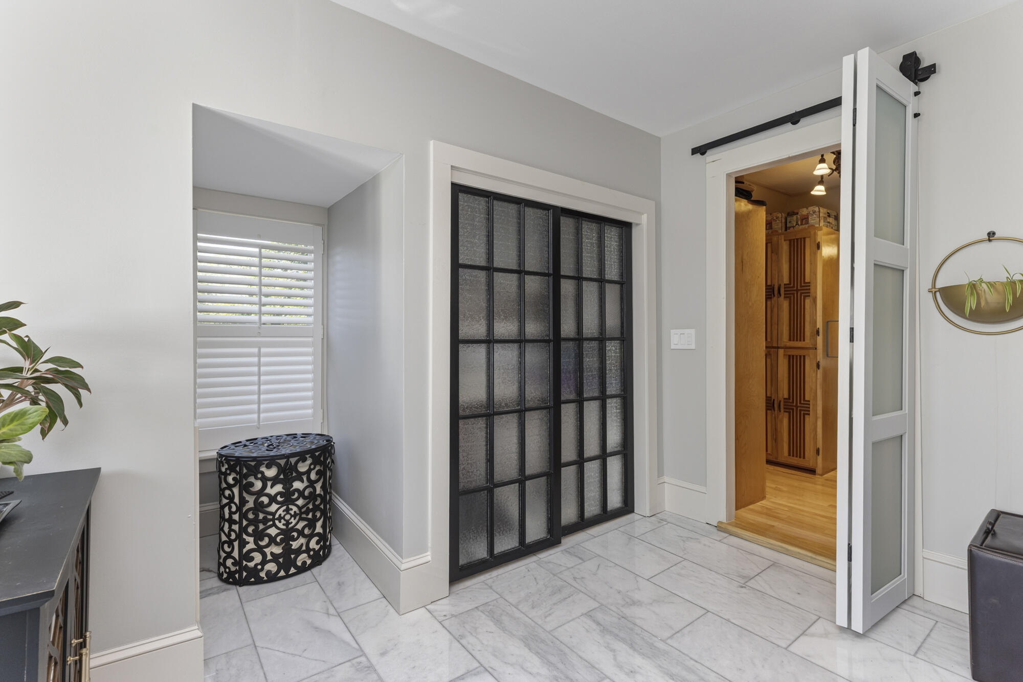 205 Woodford Street