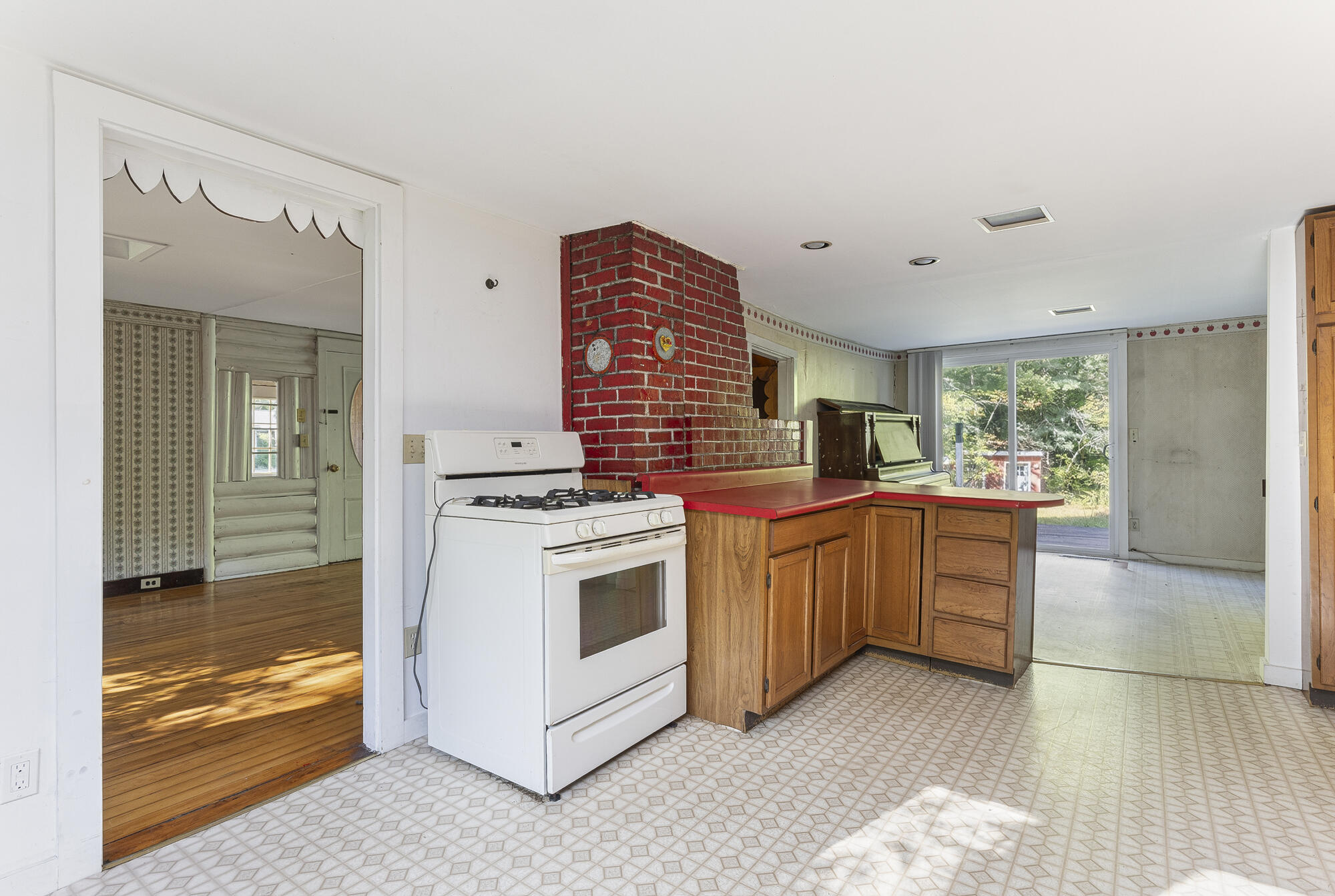 351 Ossipee Trail W