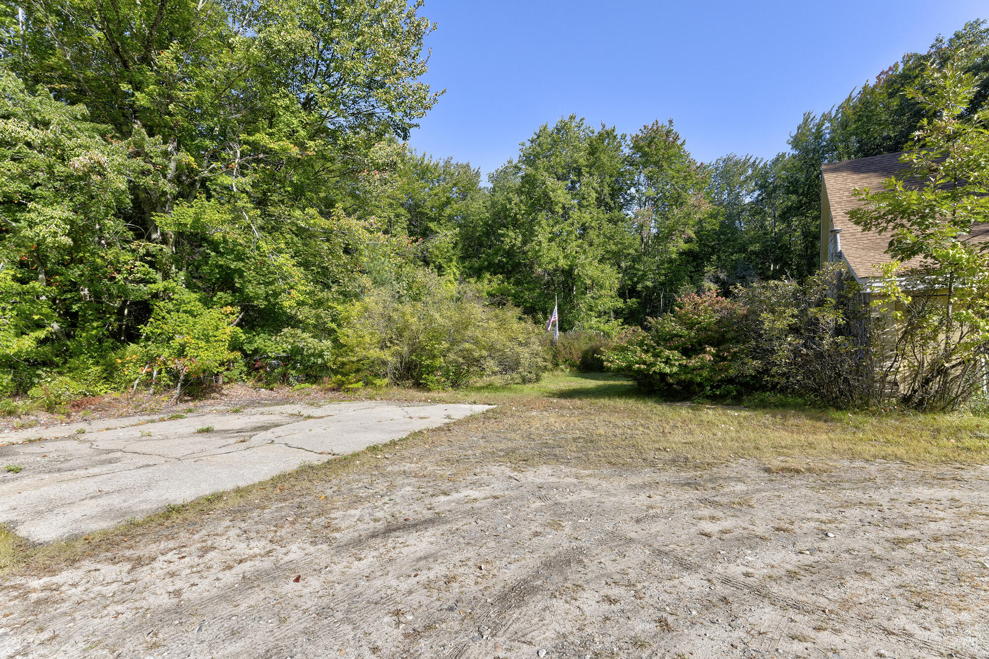 351 Ossipee Trail W