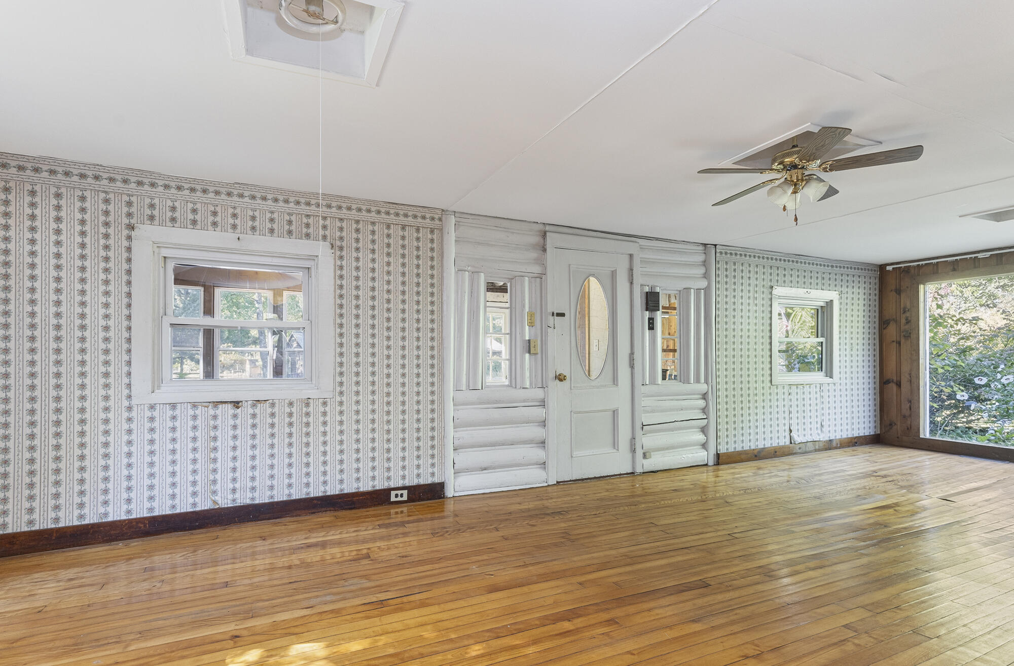 351 Ossipee Trail W