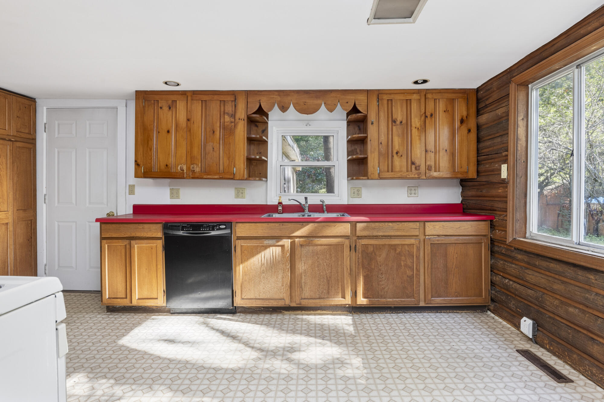 351 Ossipee Trail W