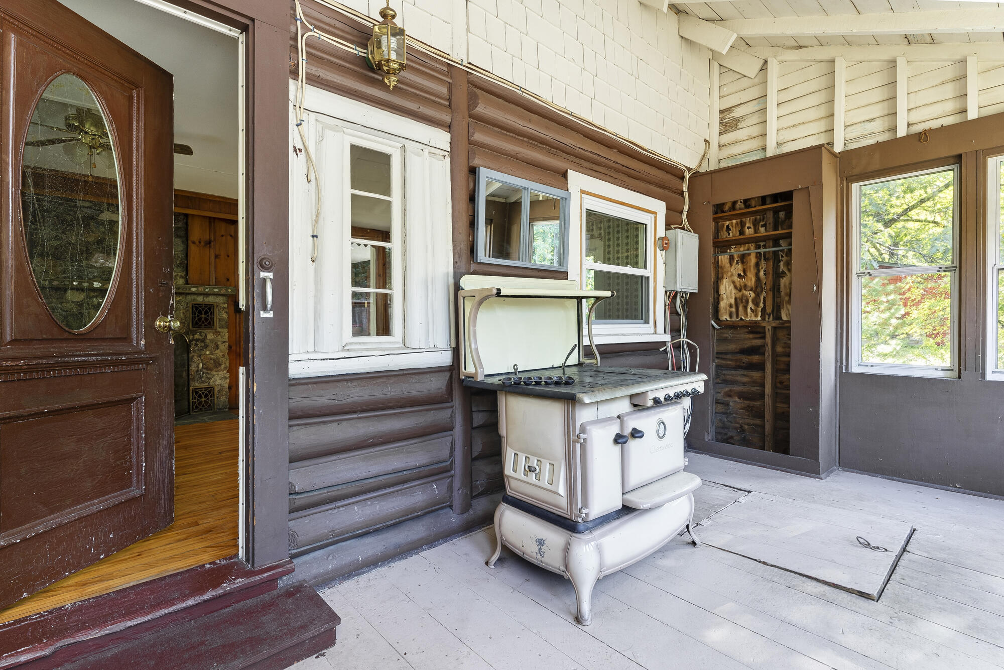 351 Ossipee Trail W