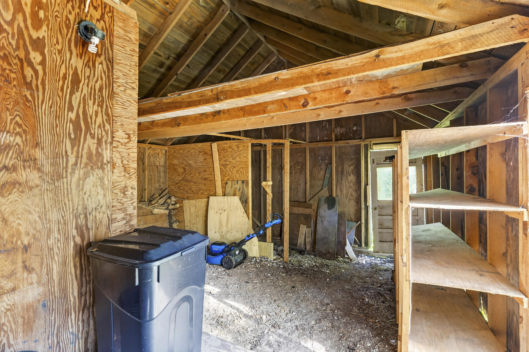 351 Ossipee Trail W