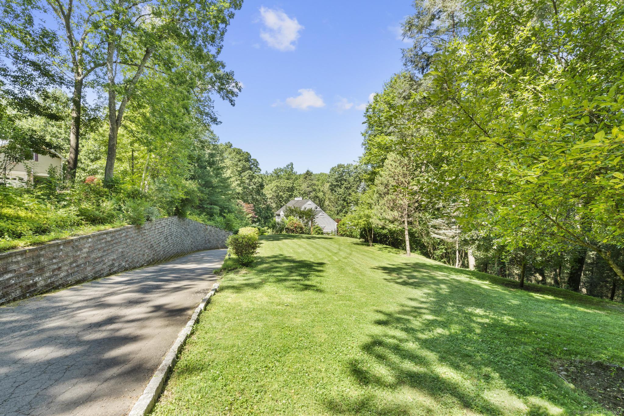 44 Oakmont Trail