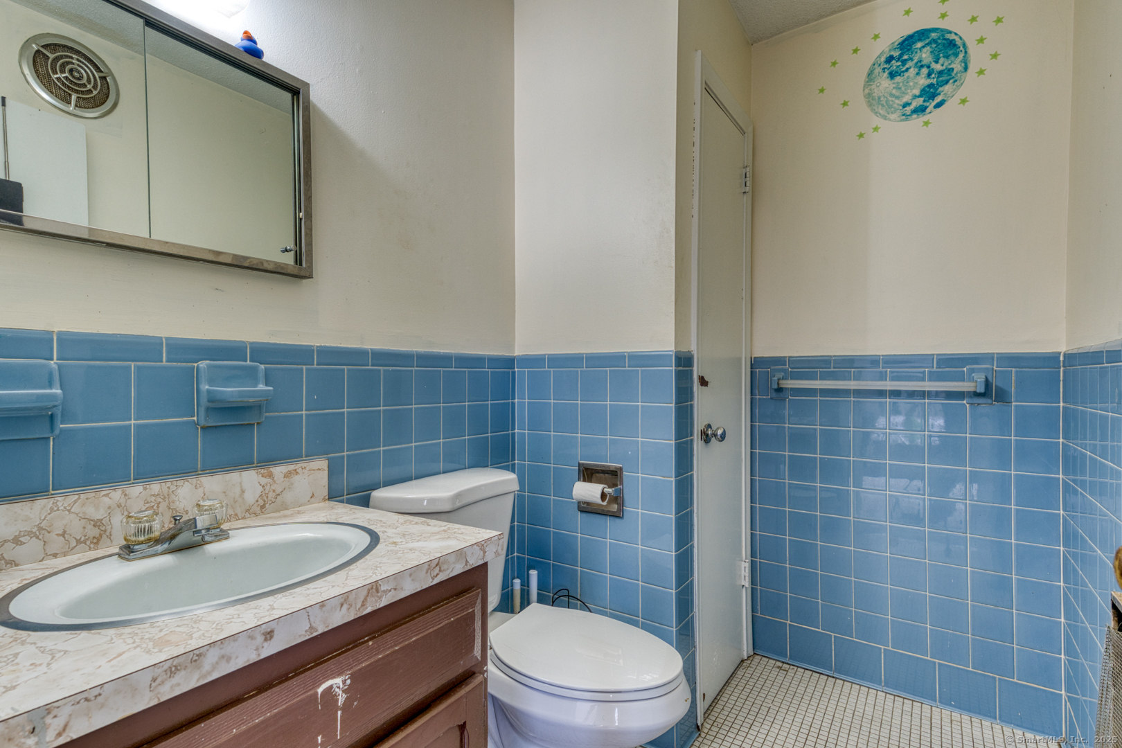 20 Thompson Road APT A