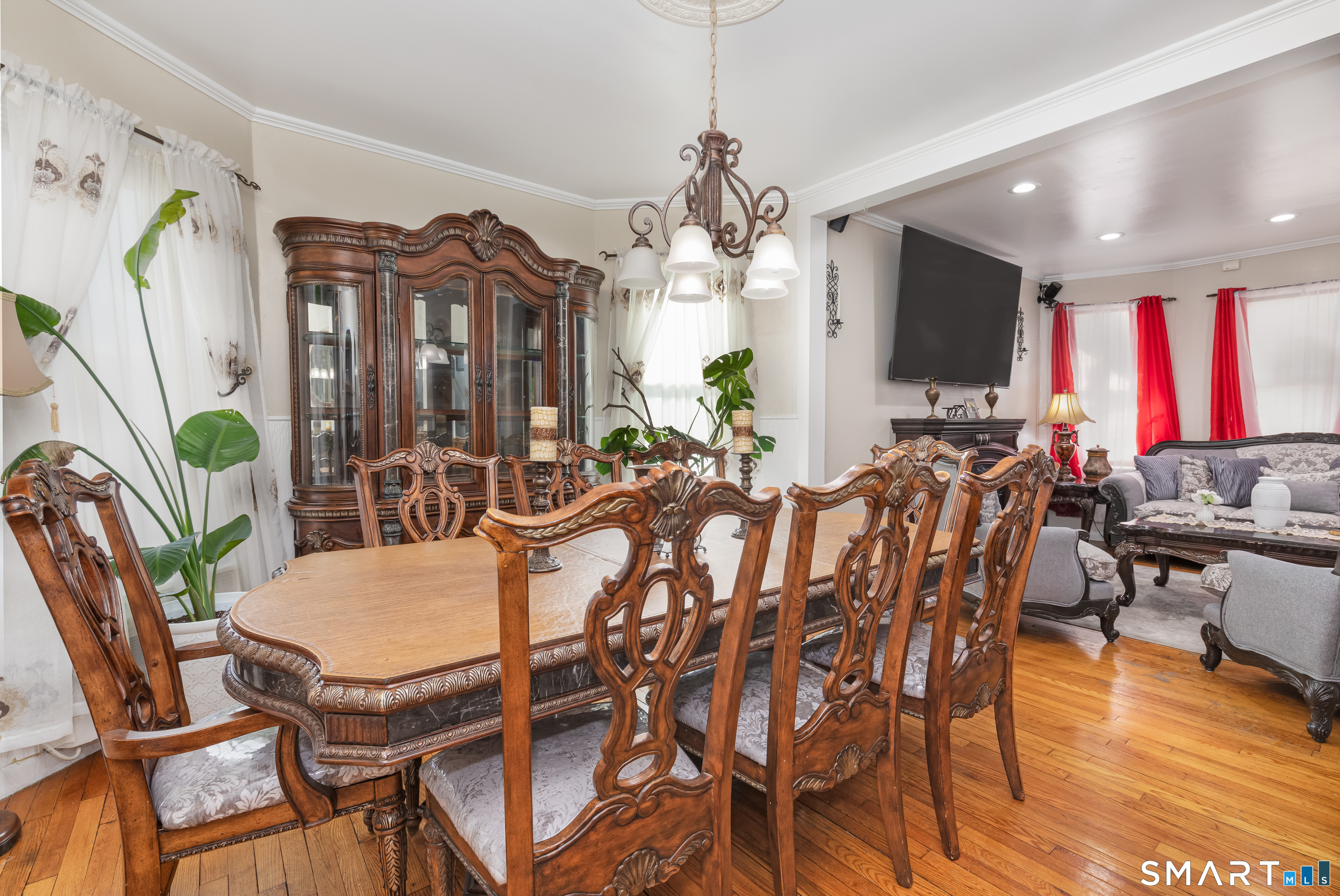 578 Beechmont Avenue