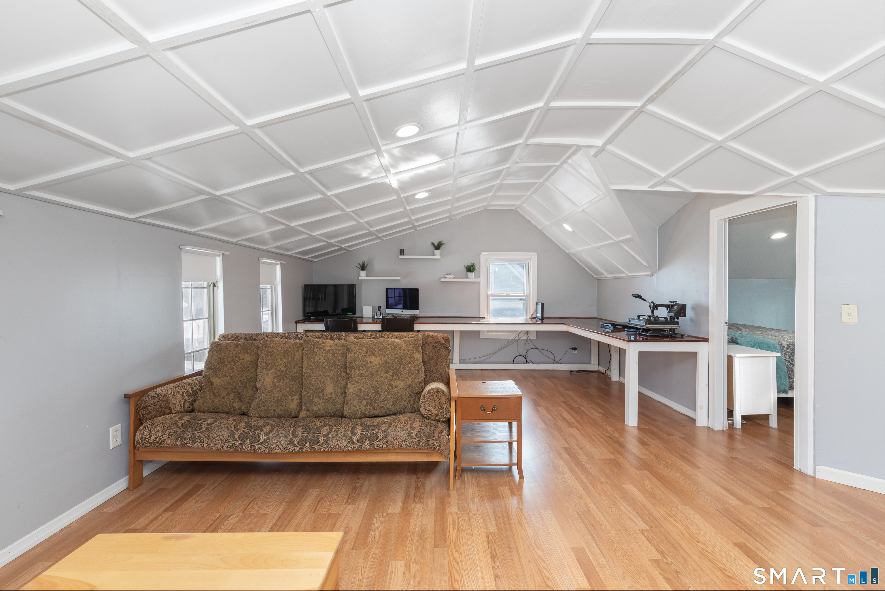 578 Beechmont Avenue