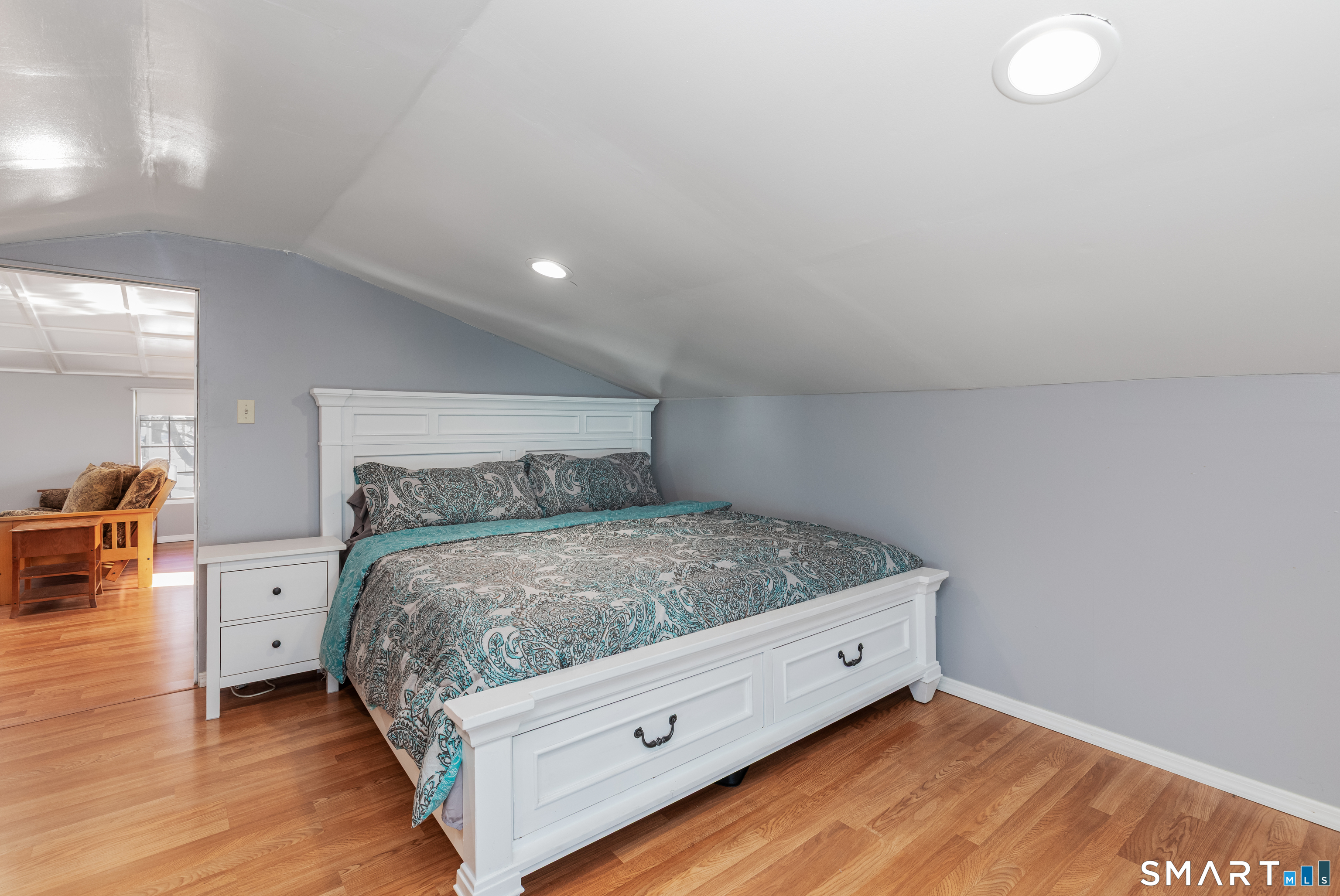 578 Beechmont Avenue