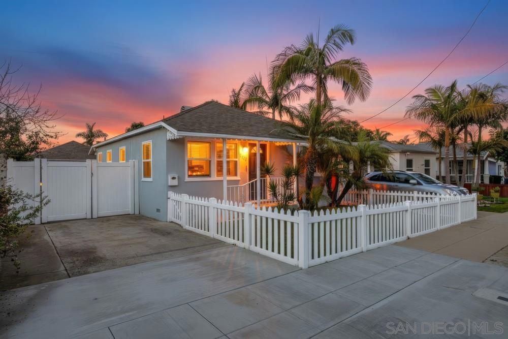 2222 Bolinas Street