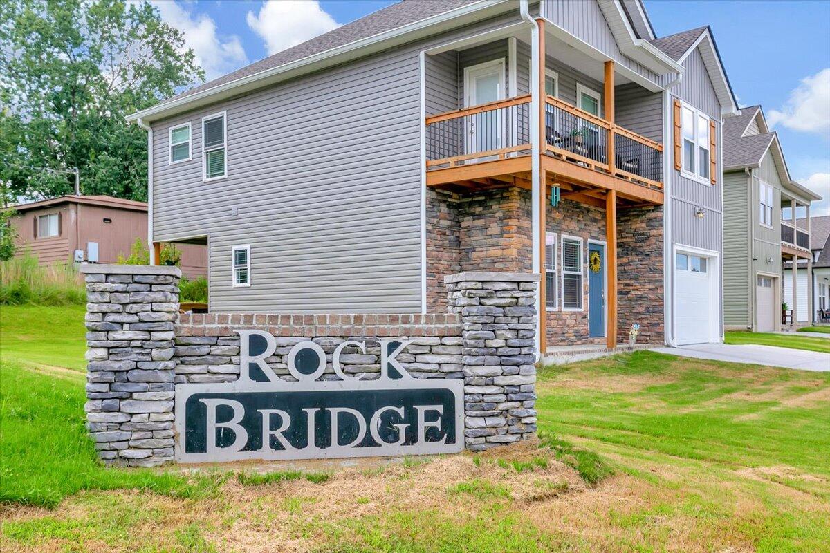 25 Rock Bridge Drive