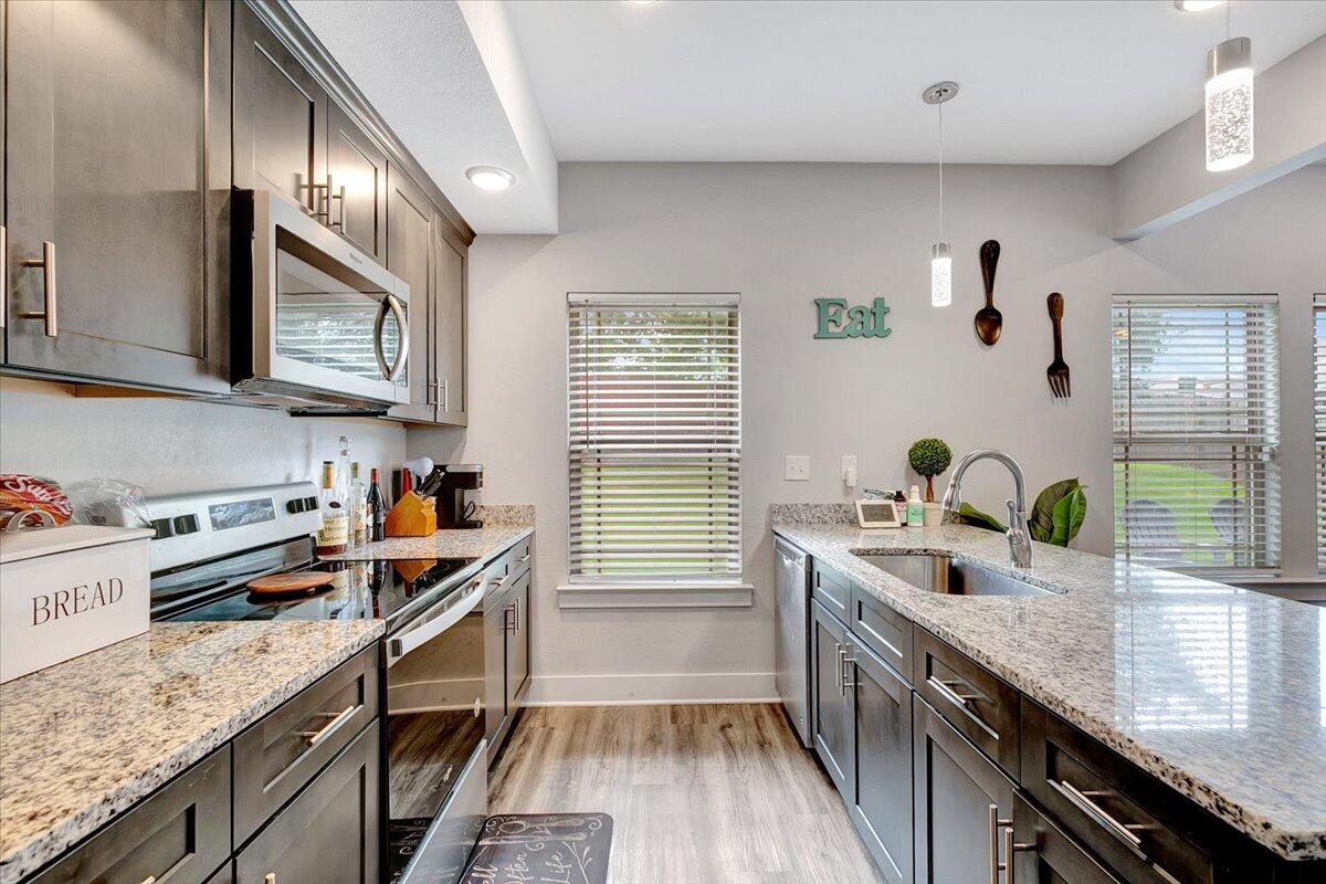 25 Rock Bridge Drive