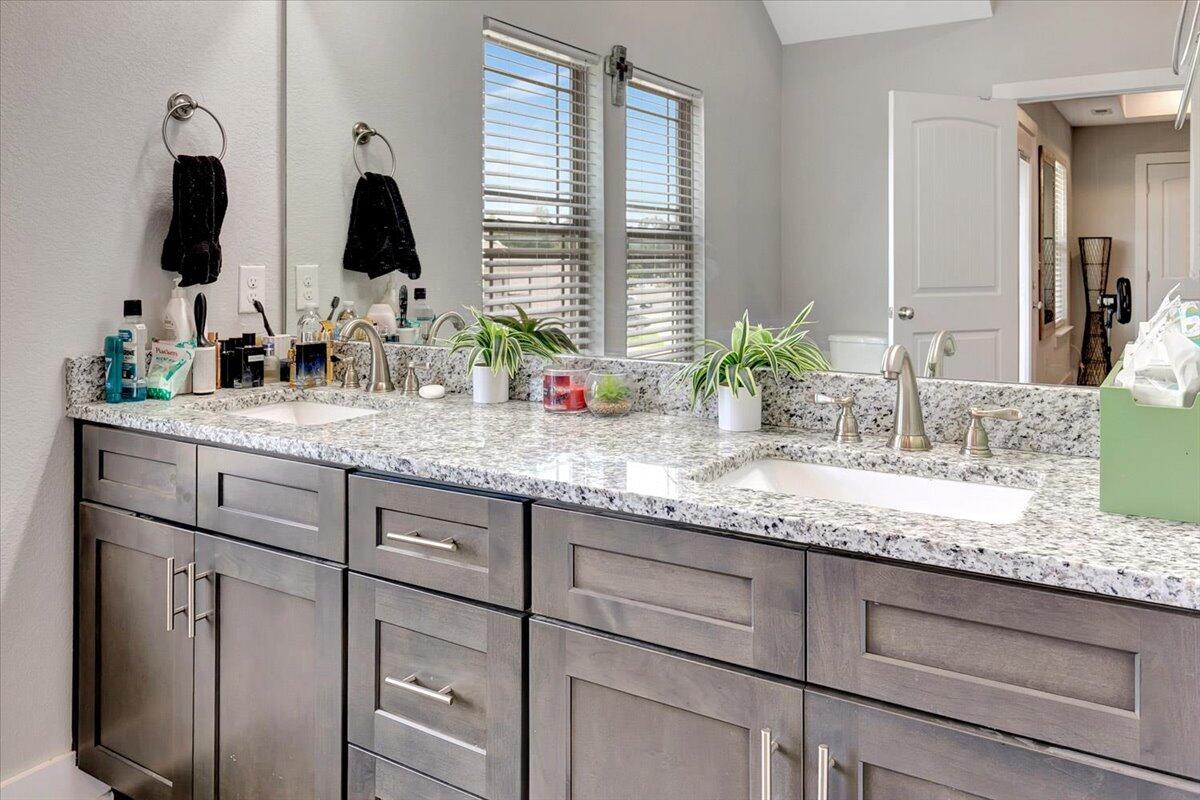 25 Rock Bridge Drive