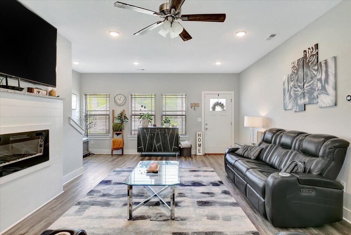 25 Rock Bridge Drive