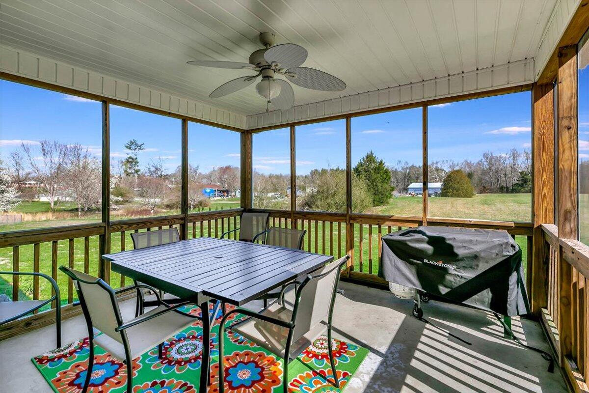 5517 Bunker Hill Road