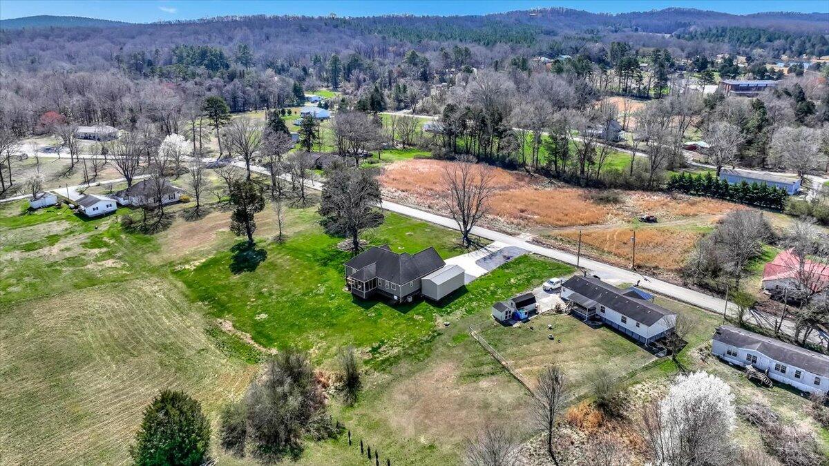 5517 Bunker Hill Road