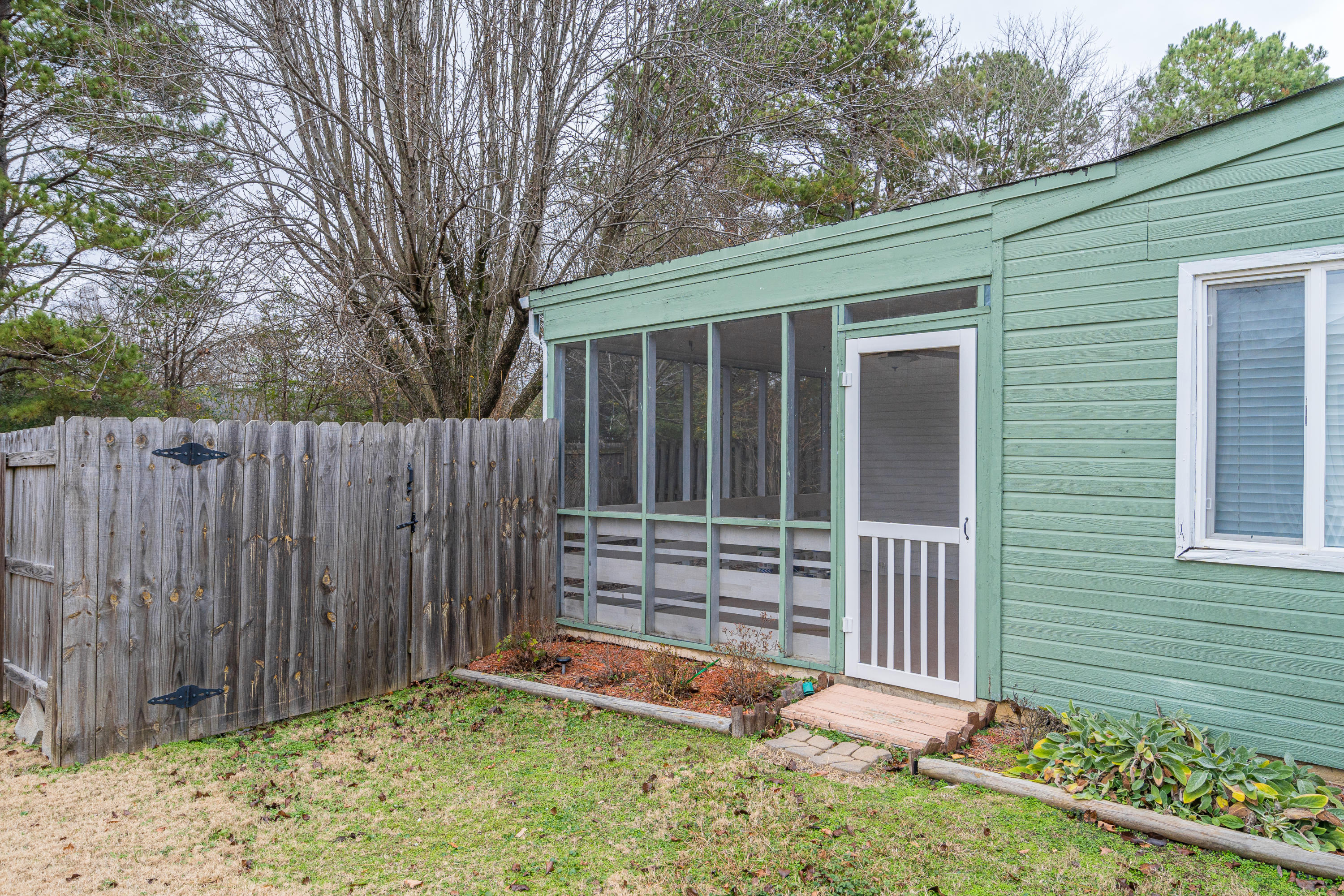 6413 Brookmead Circle