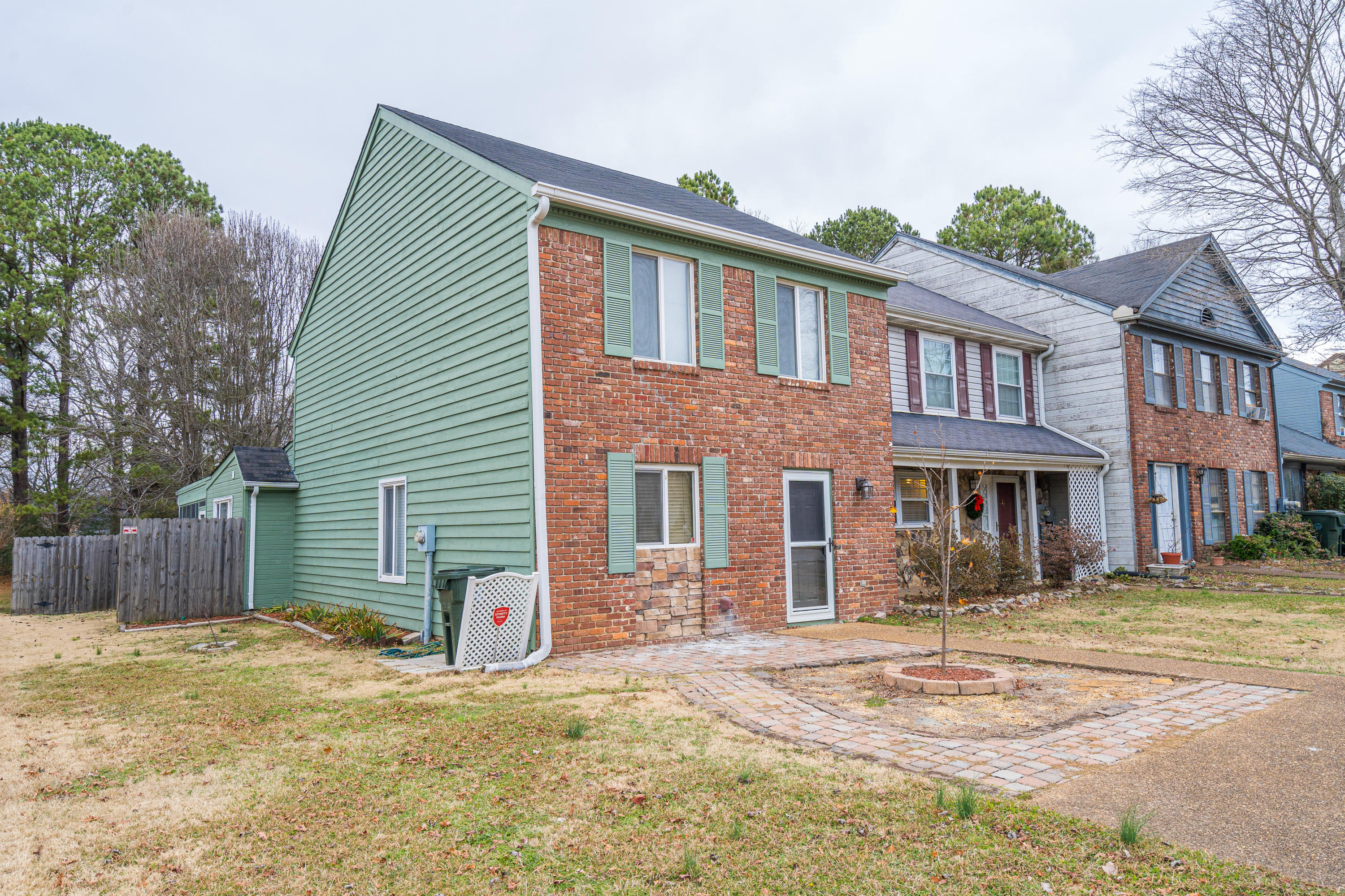 6413 Brookmead Circle