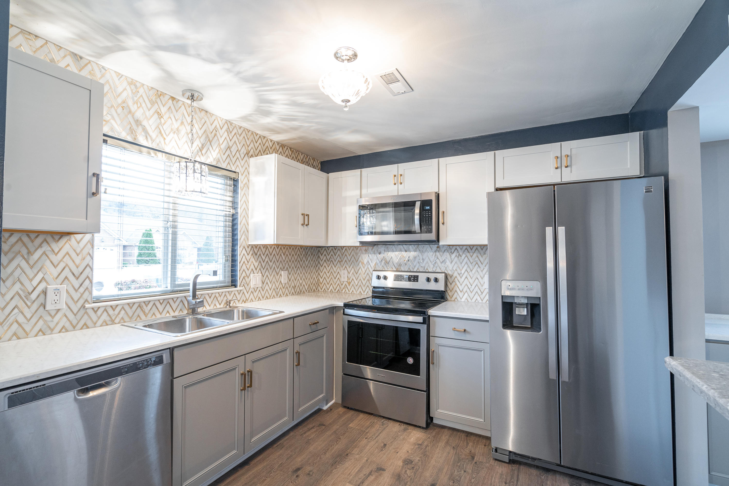 6413 Brookmead Circle