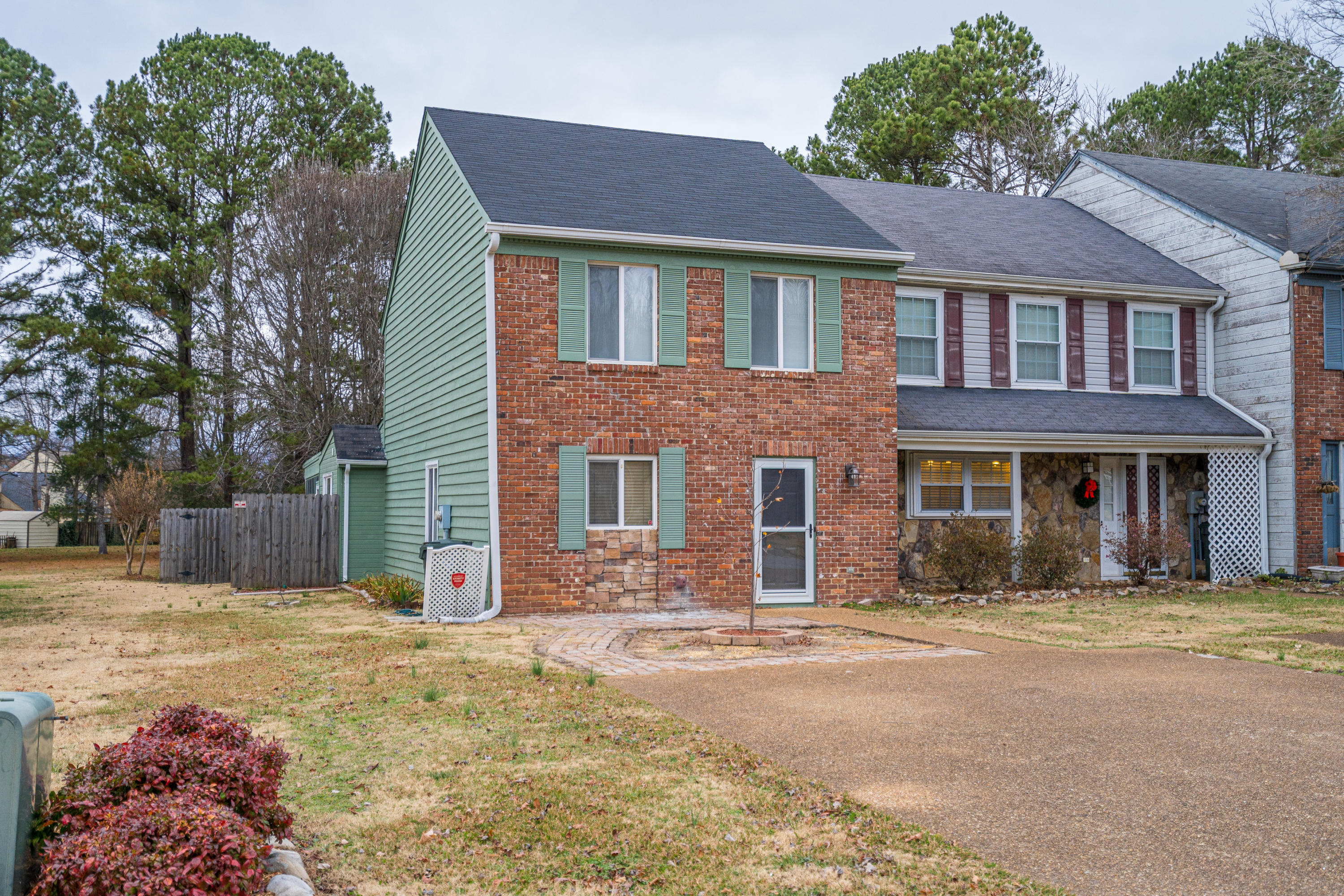 6413 Brookmead Circle