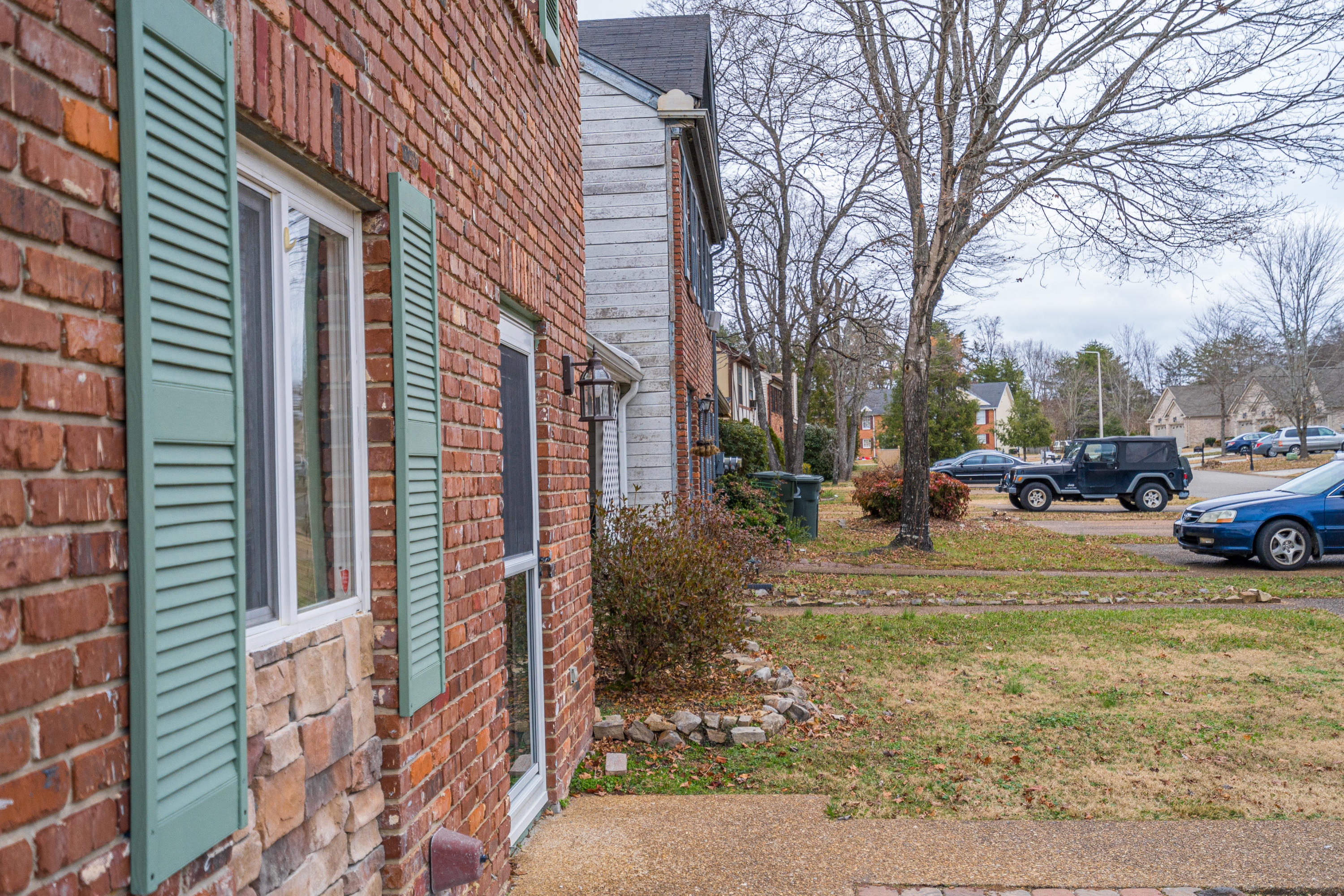 6413 Brookmead Circle