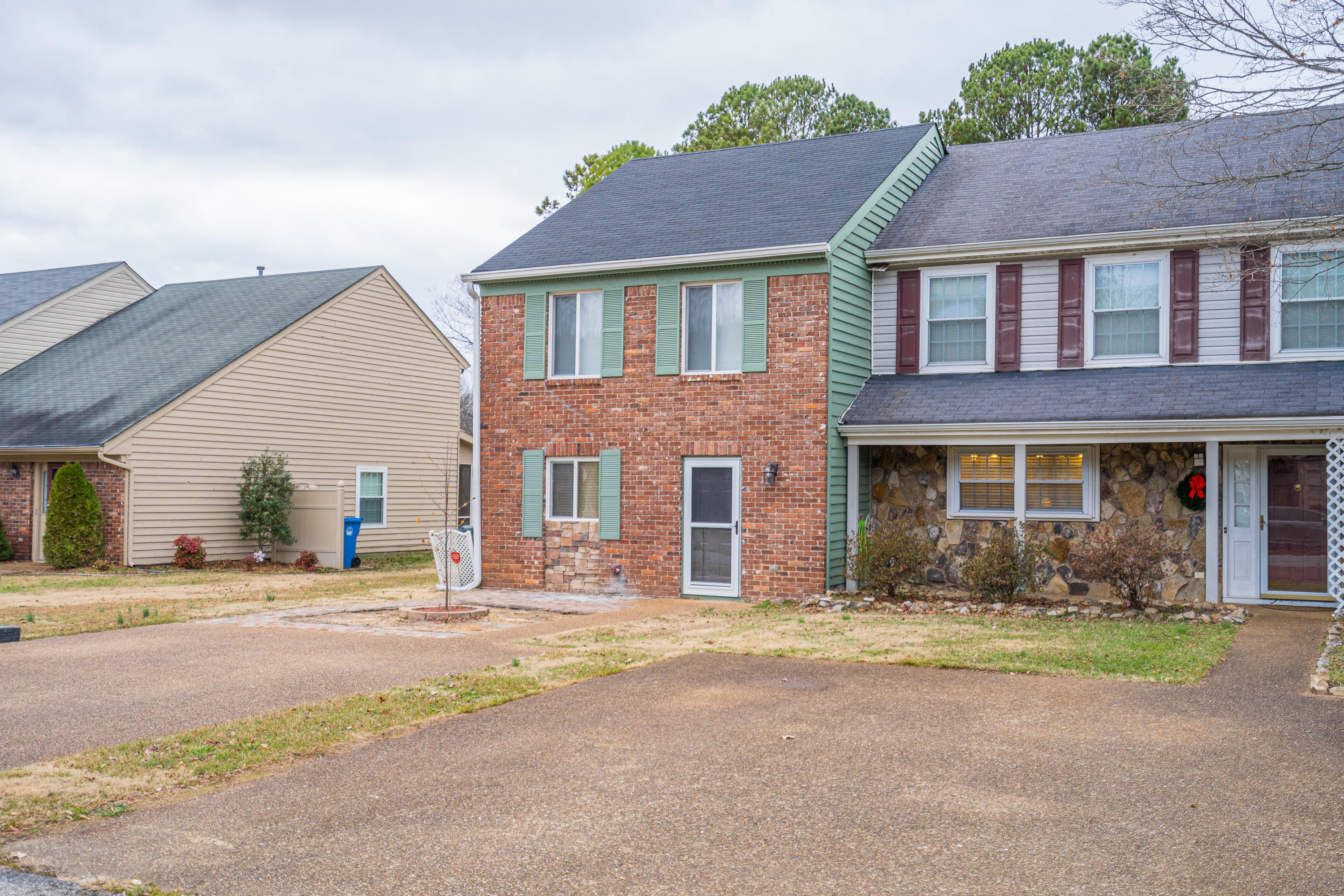 6413 Brookmead Circle