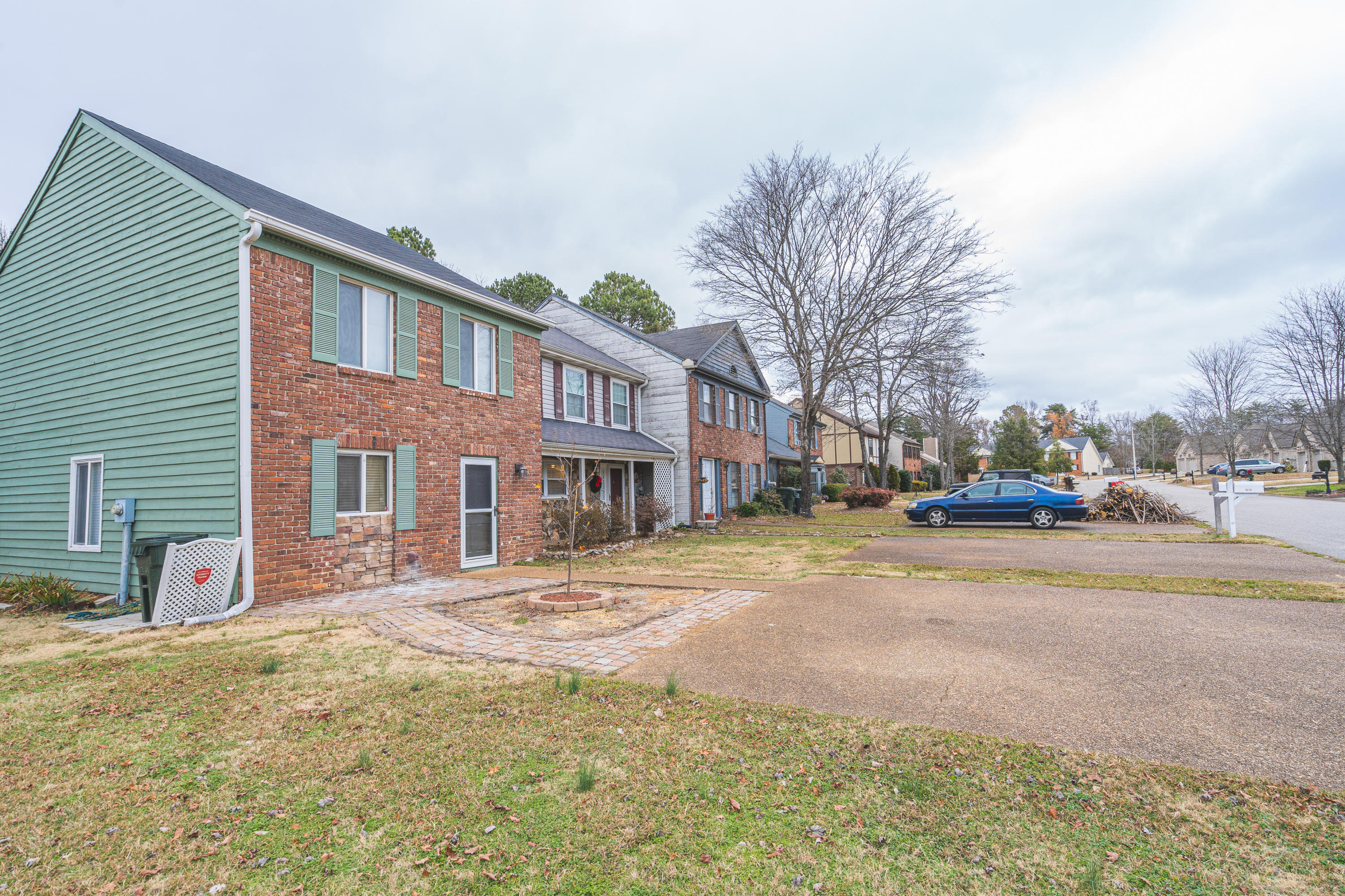 6413 Brookmead Circle