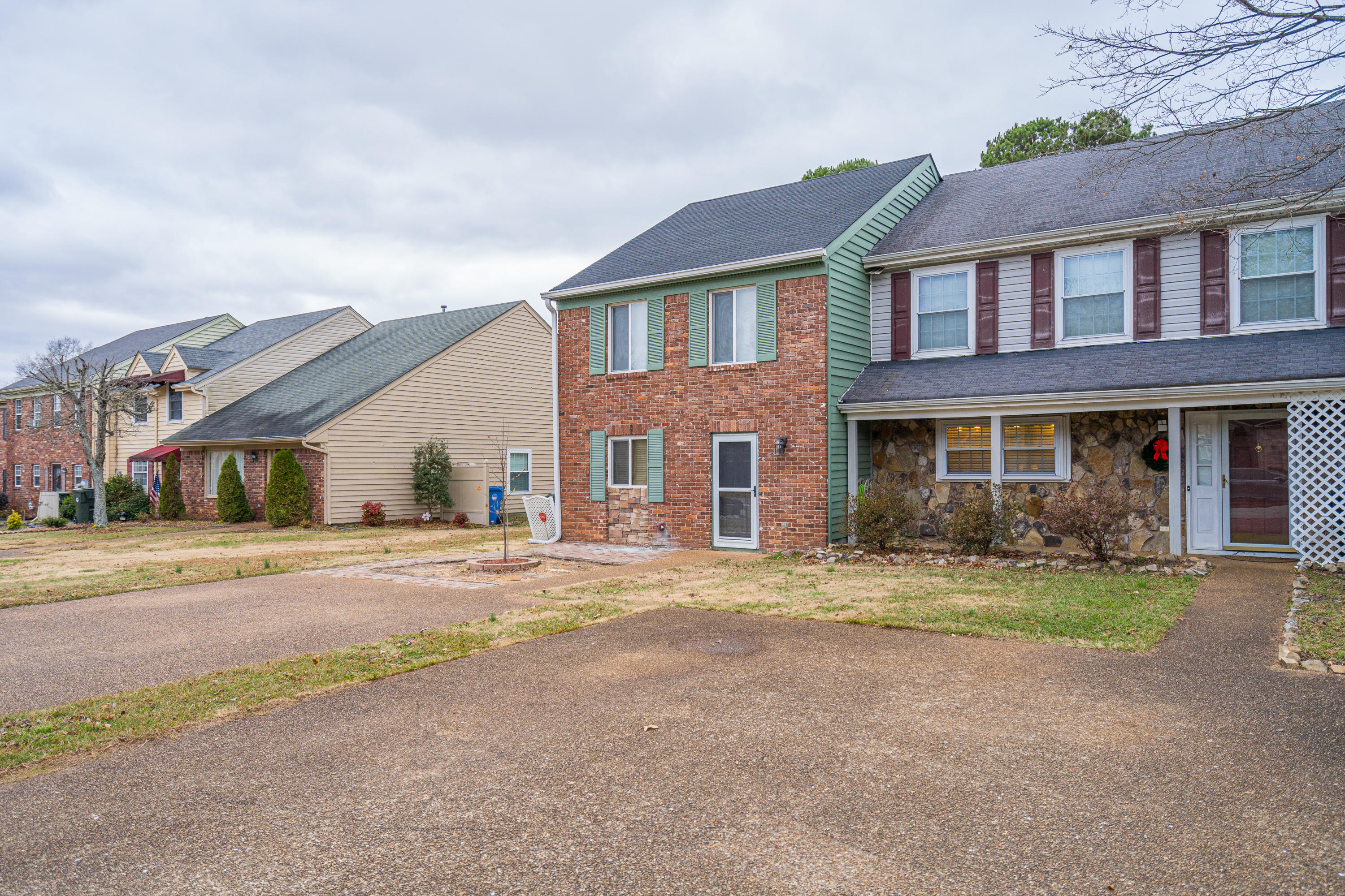 6413 Brookmead Circle