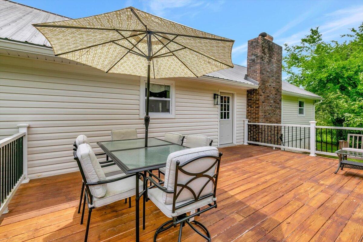 3015 NW W Lake Drive