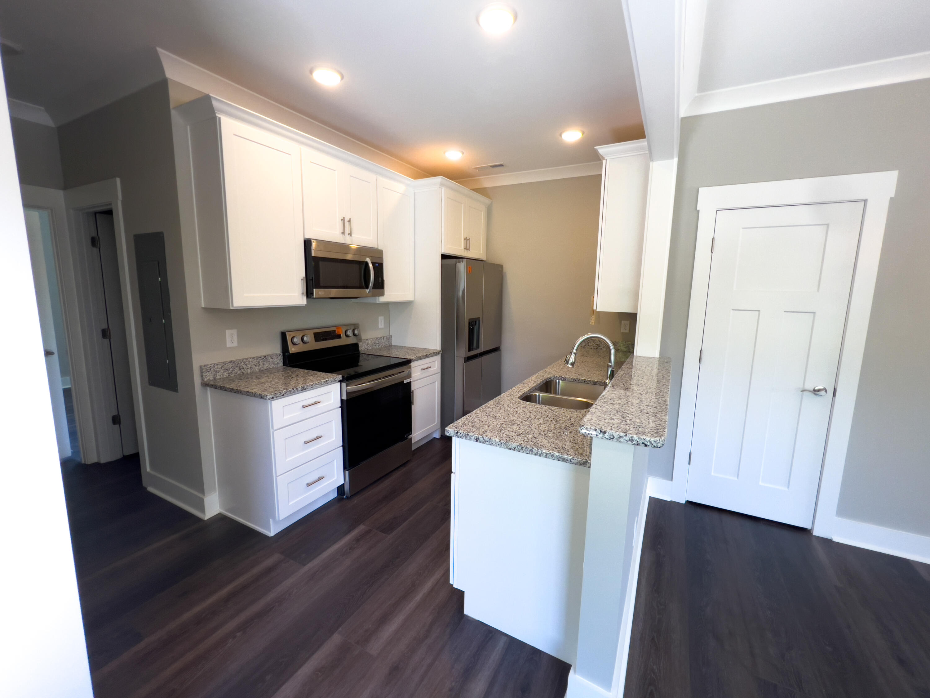 9506 State Street, B