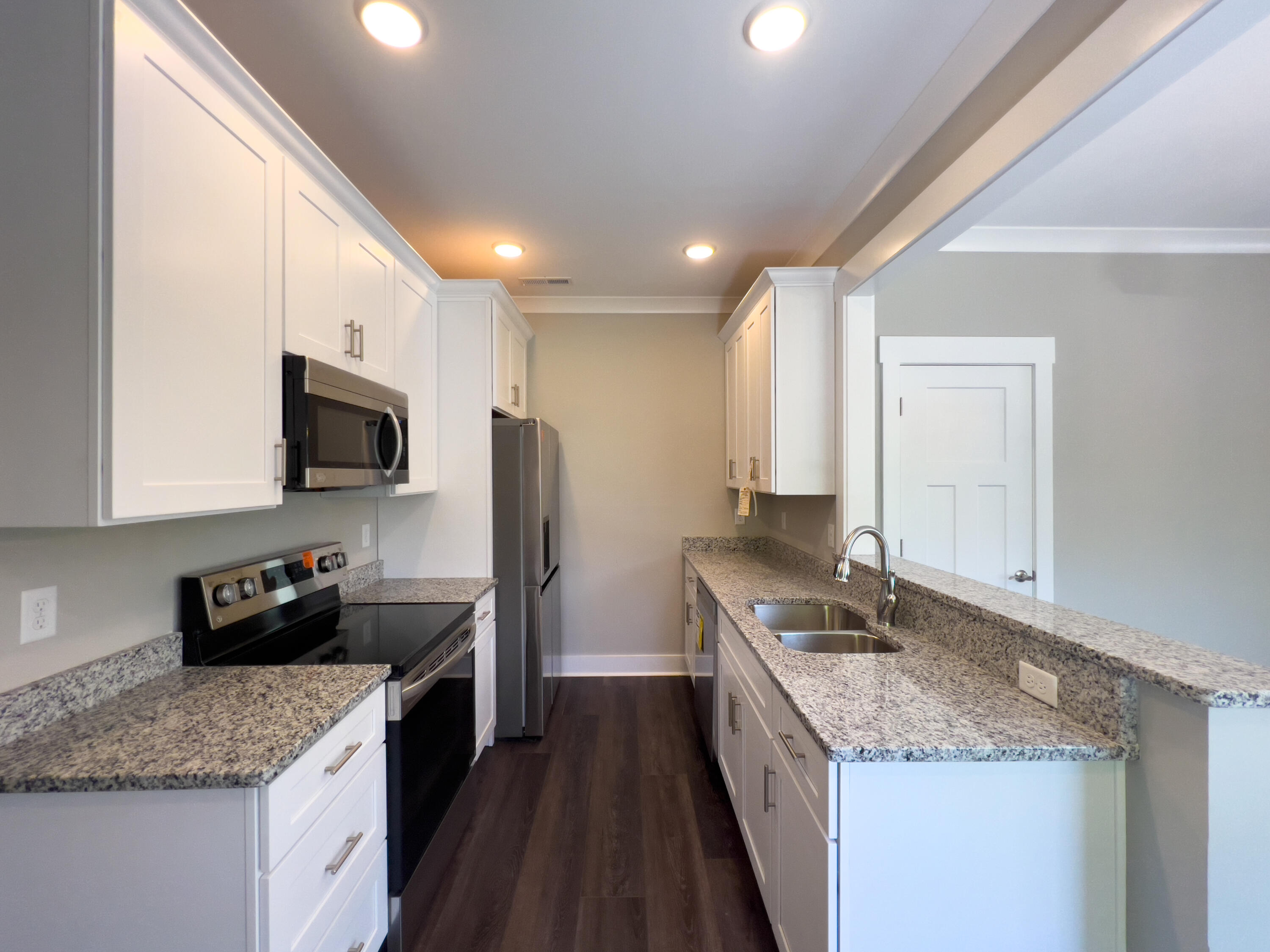 9506 State Street, B