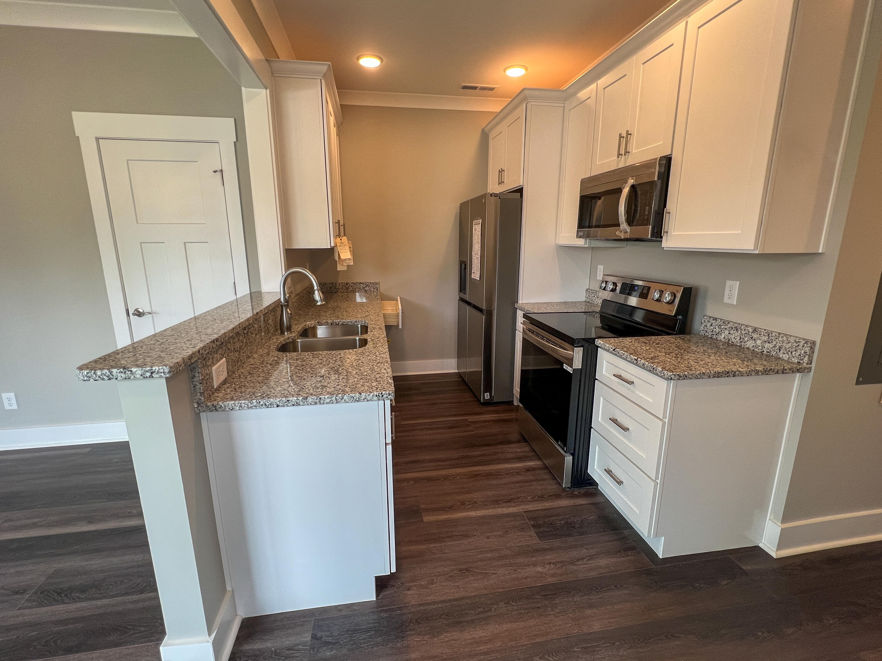 9504 State Street, A