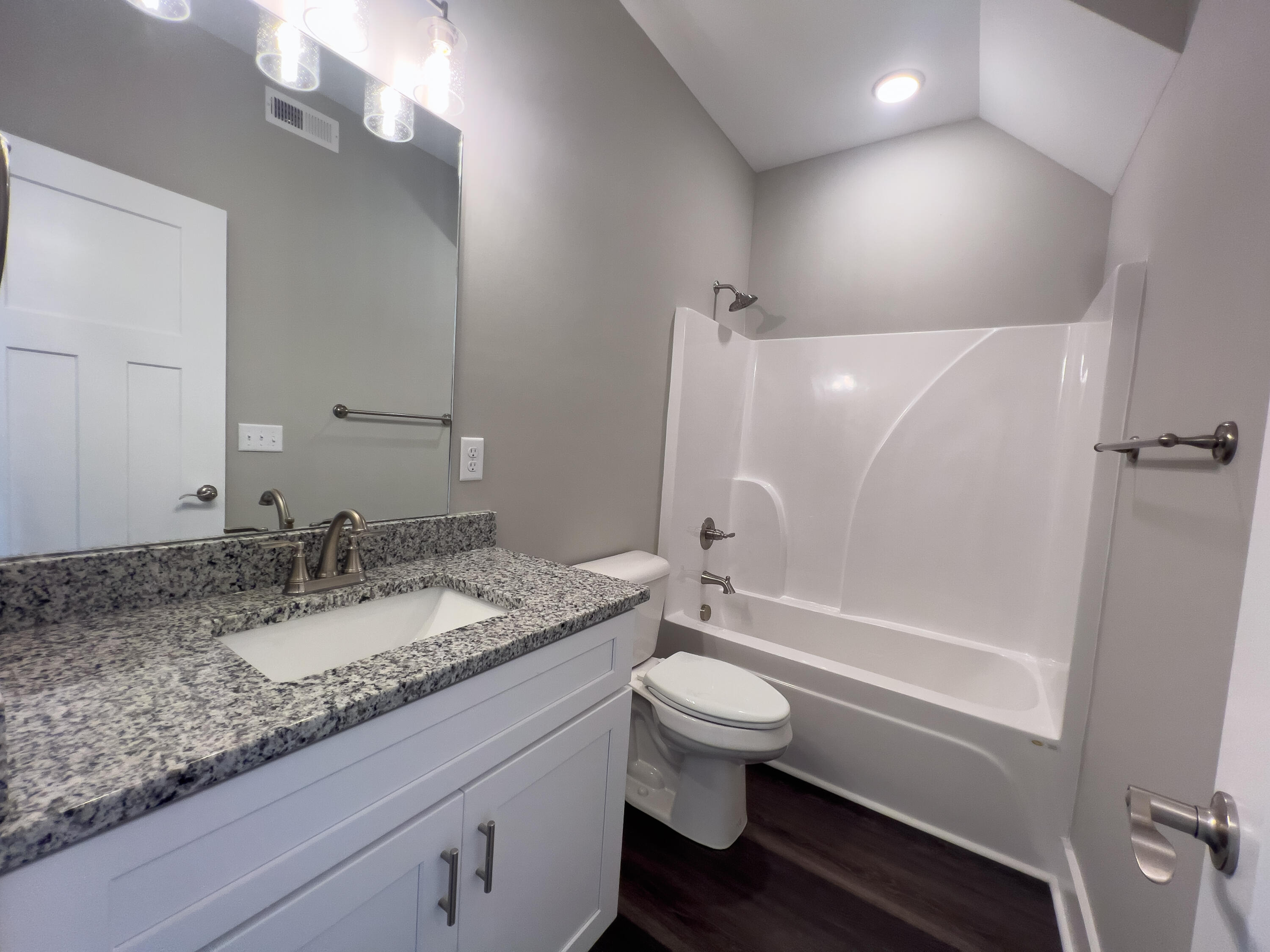 9504 State Street, A