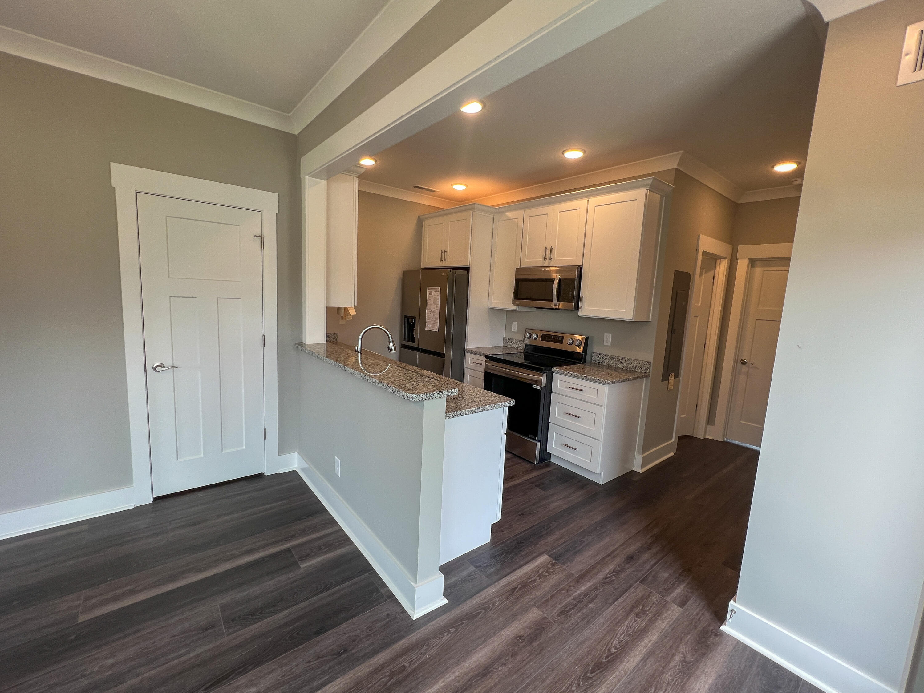 9504 State Street, A