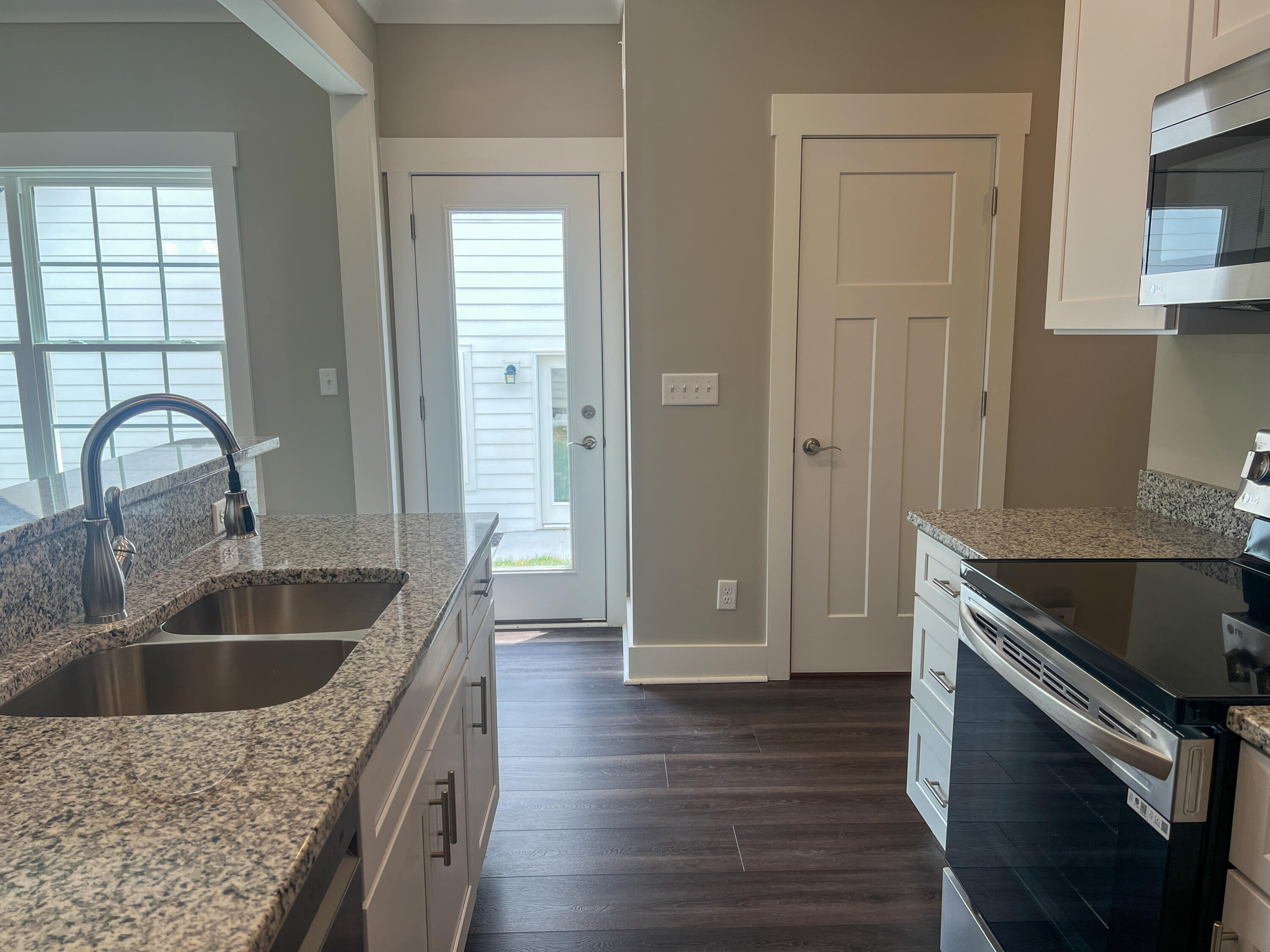 9504 State Street, B